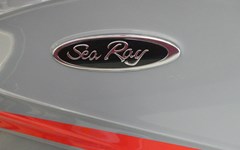 Sea-Ray-230-SPX-mit-X-Paket- Motorboot
