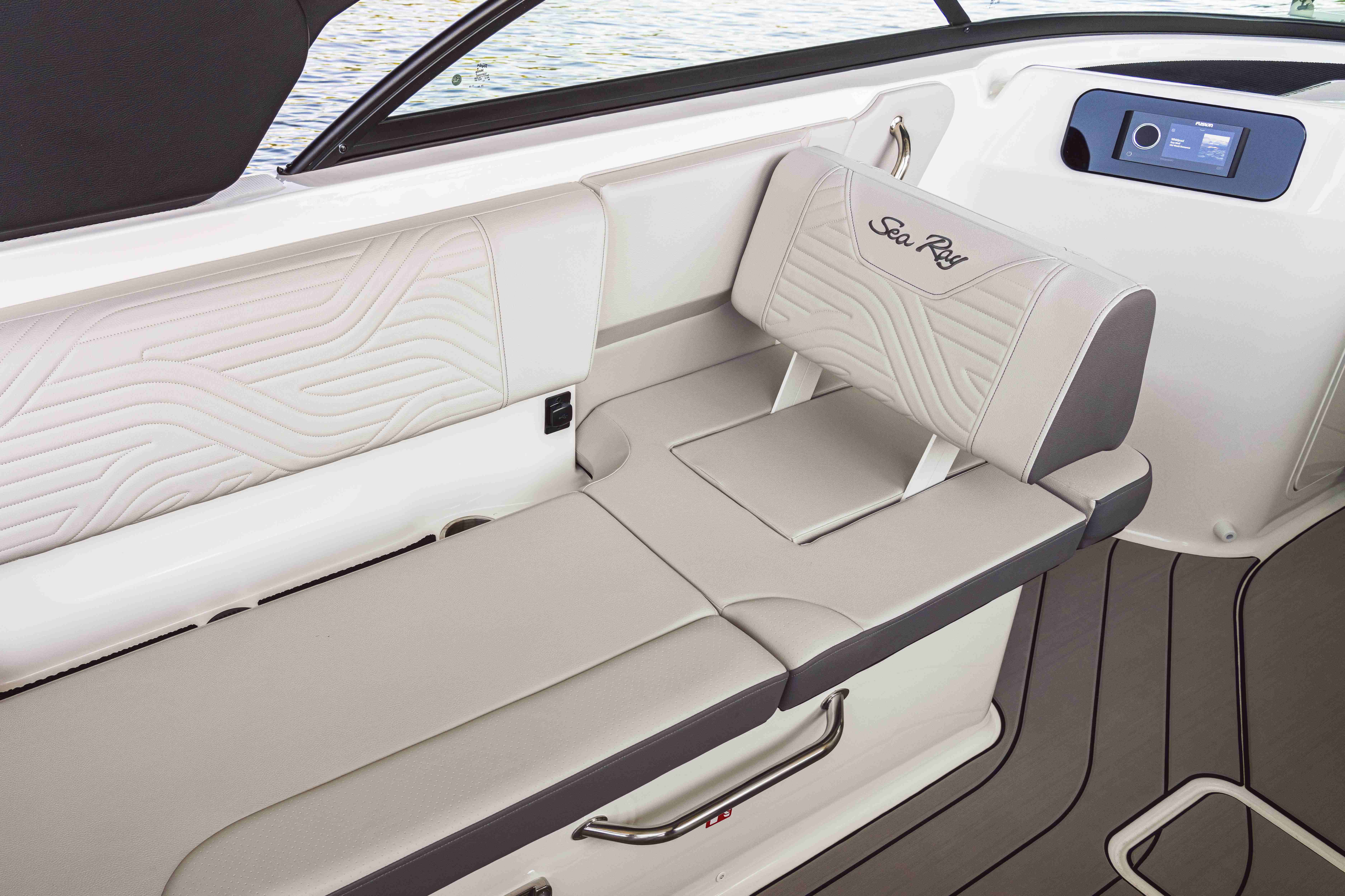 neue-sea-ray-modelle-230-surf
