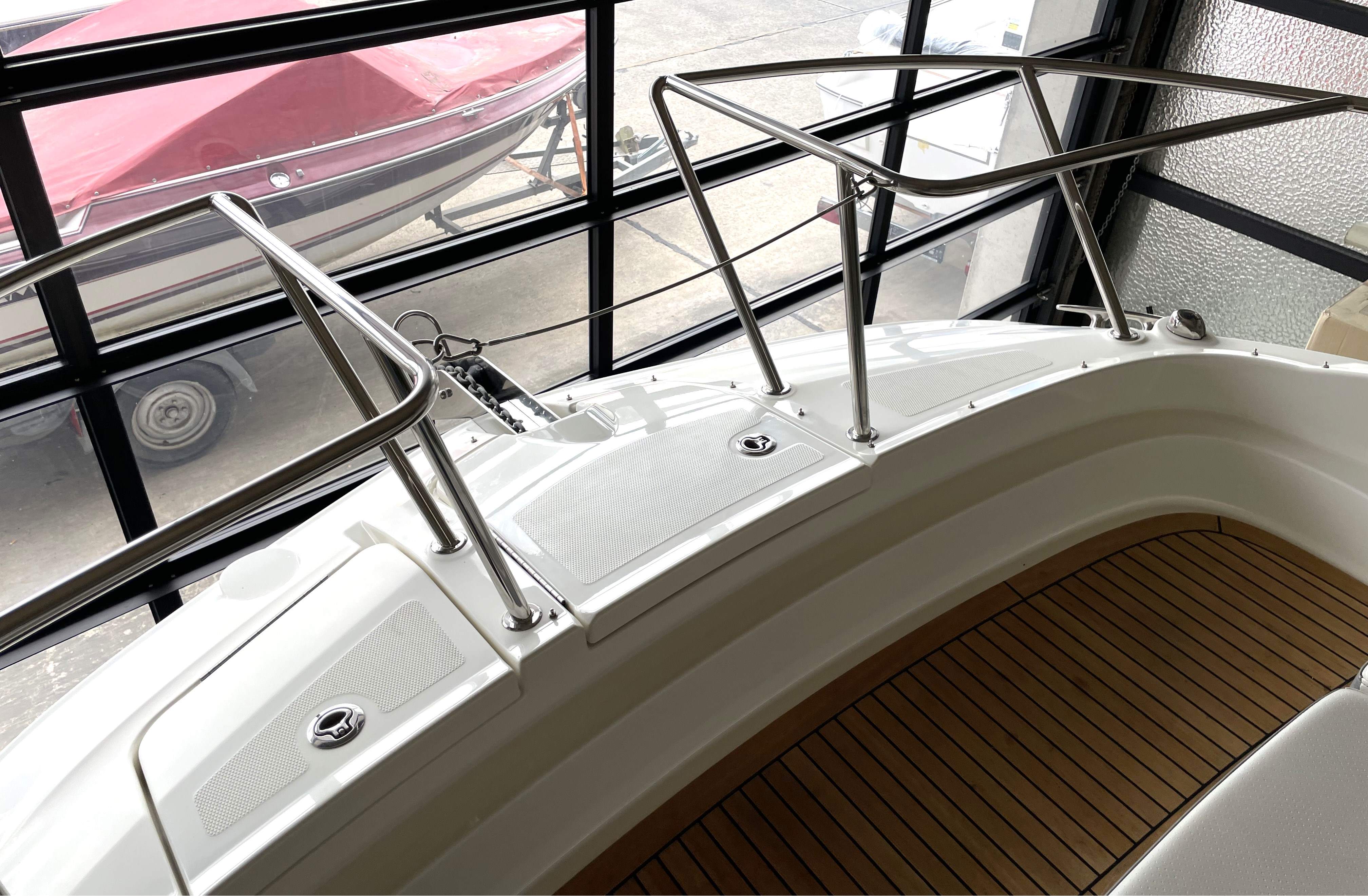 sea-ray-320-sundancer-koblenz-boote-gruehn-bowrider-mit-kabine