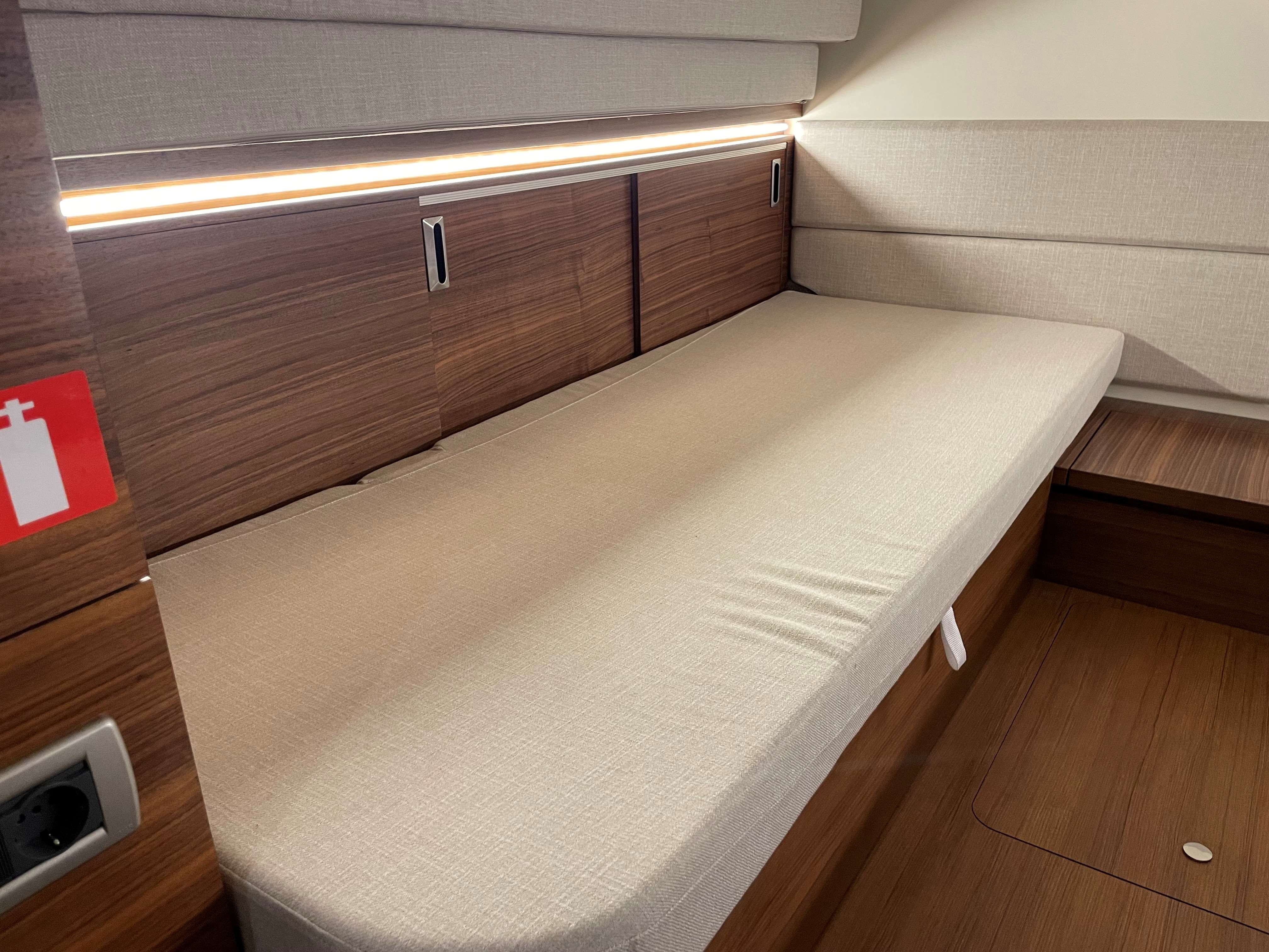 sea-ray-320-sundancer-mit-unterschlupfkabine
