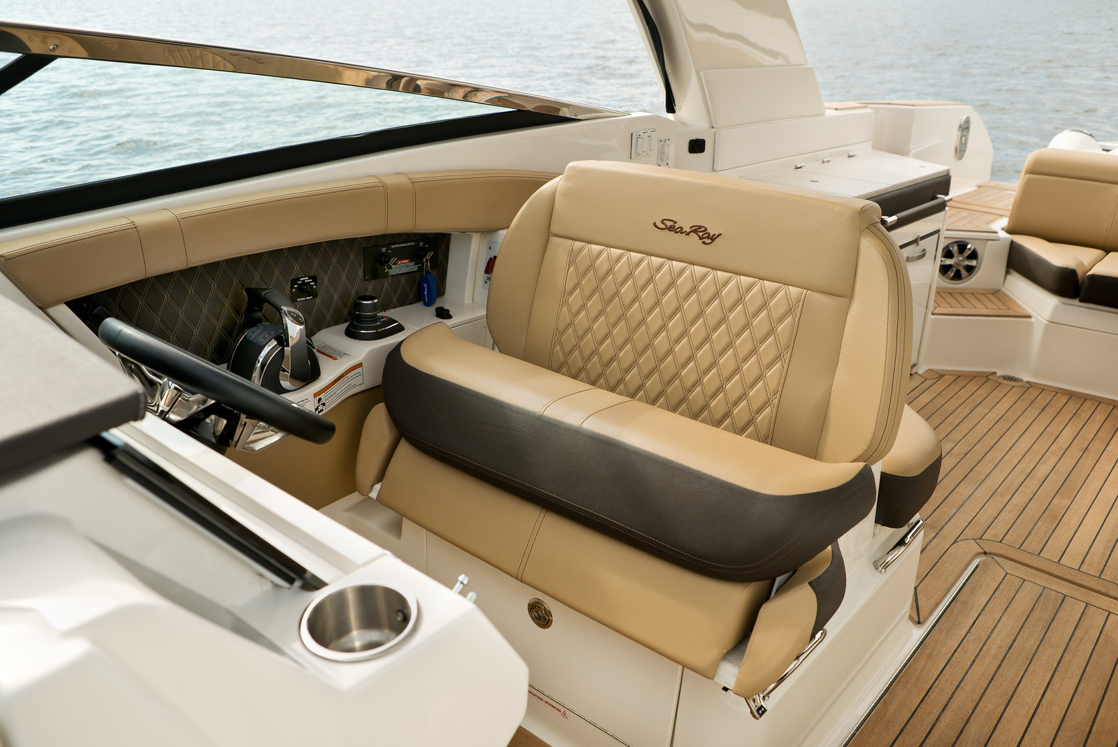 sea-ray-350-sxo-outborad-motorboot