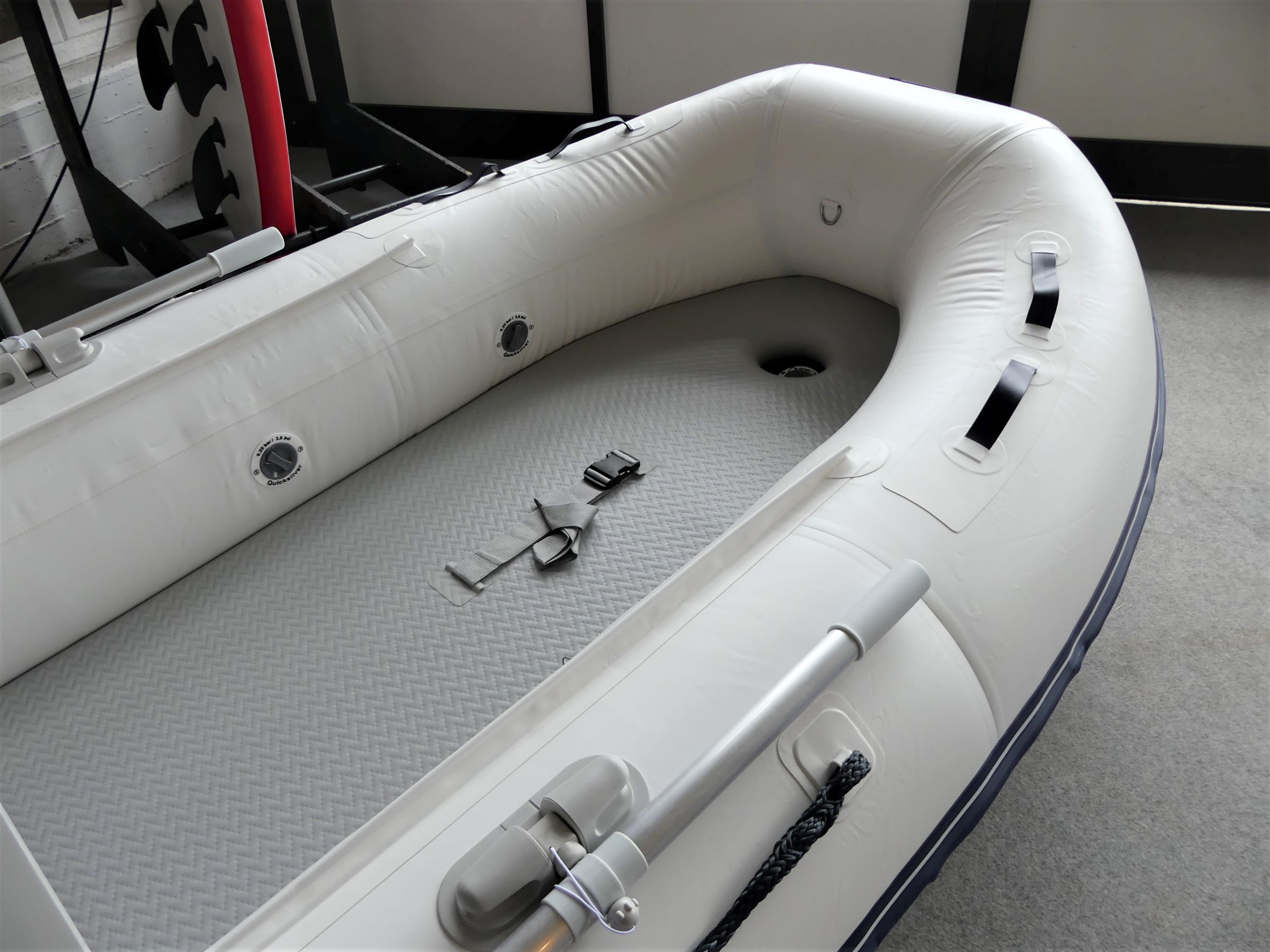 quicksilver-airdeck-boote-gruehn