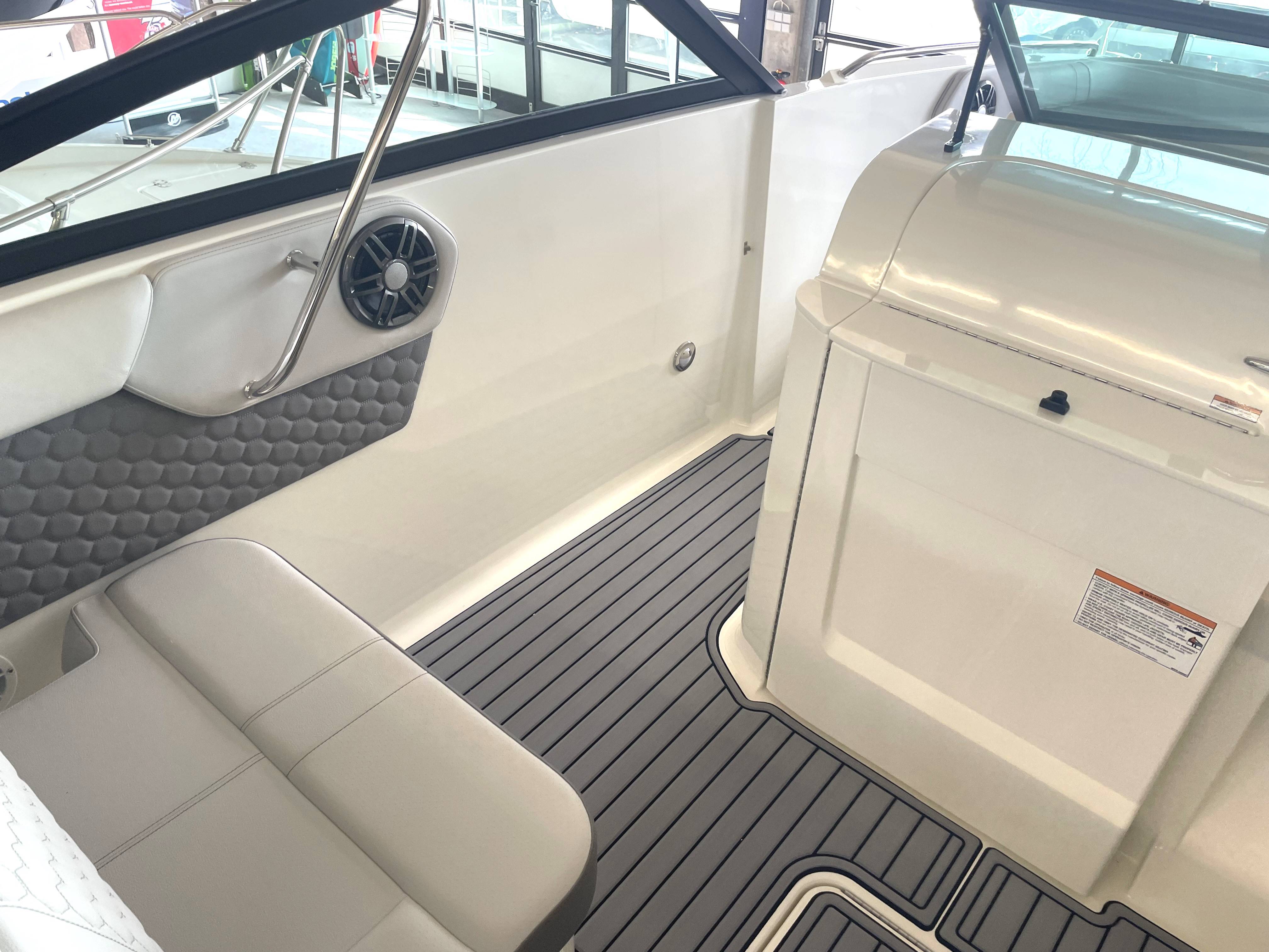 sea-ray-250-sdxe-neu-eingetroffen