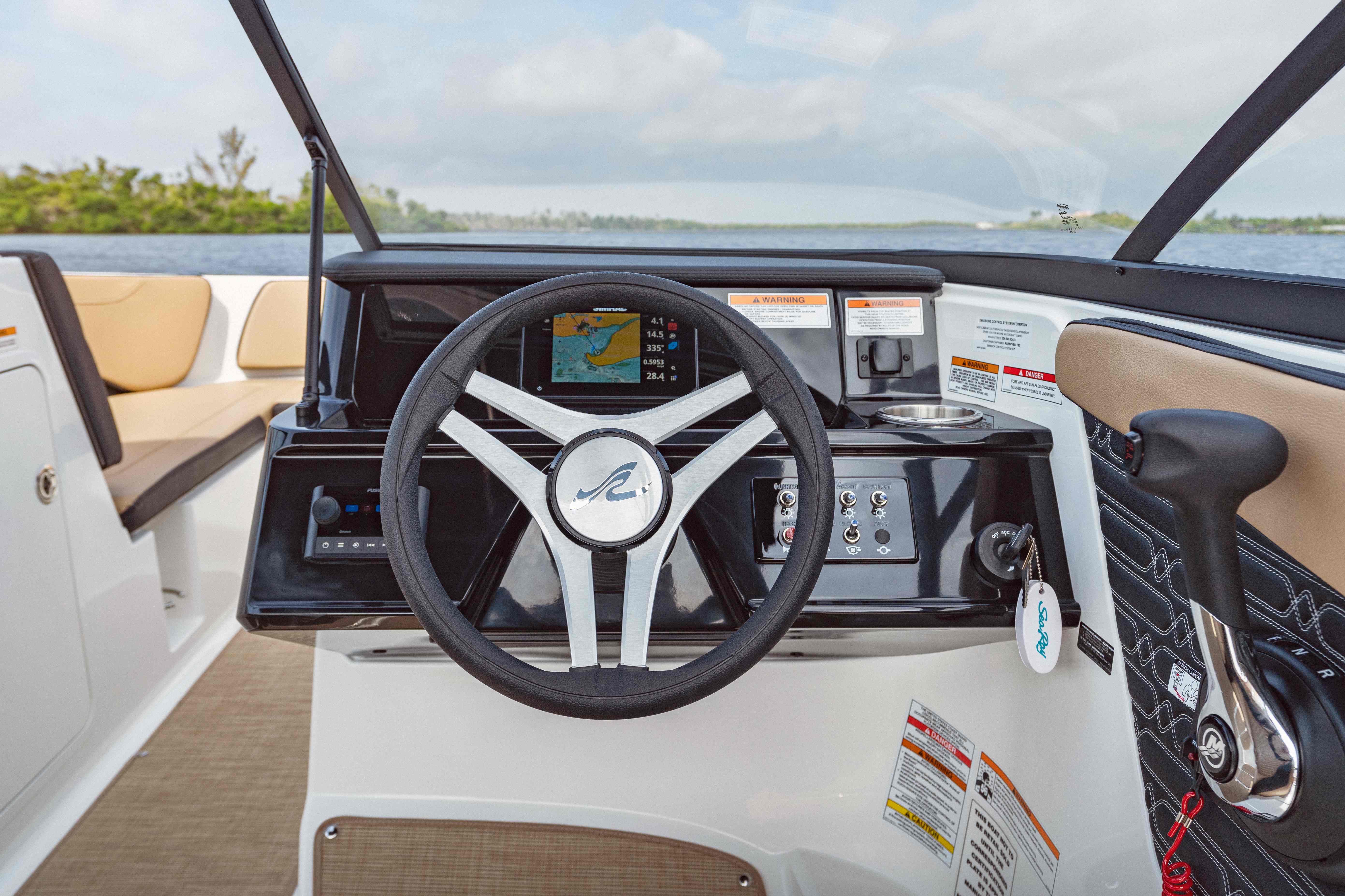 sea-ray-190-spoe-cokcpit-neues-modell