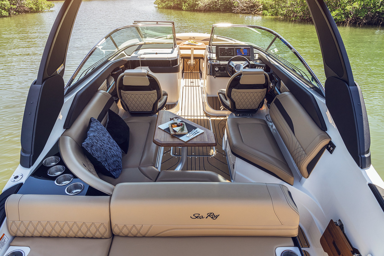 sea-ray-260-bowrider-outboard