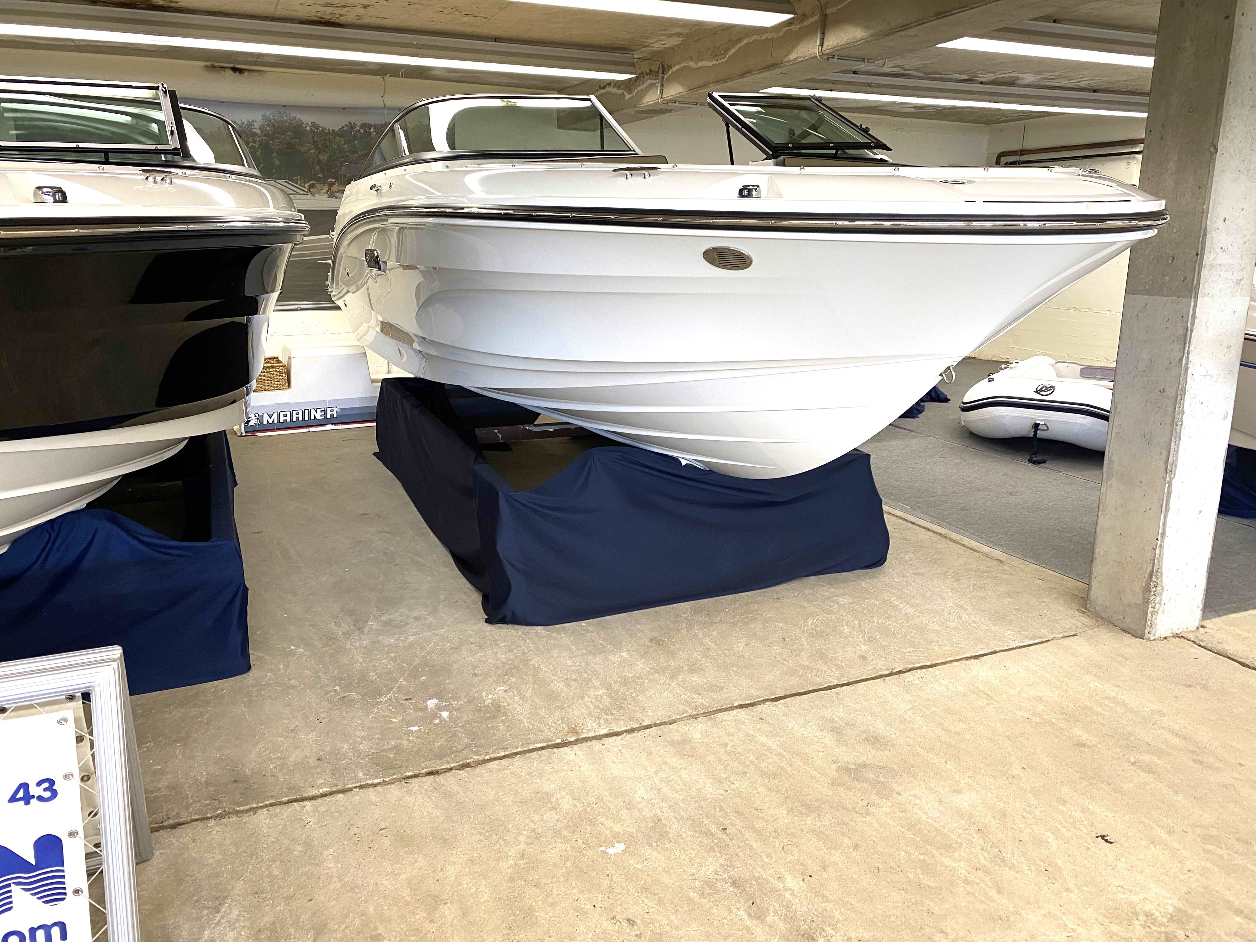190-spxe-sport-boot-sea-ray-2025-gruehn