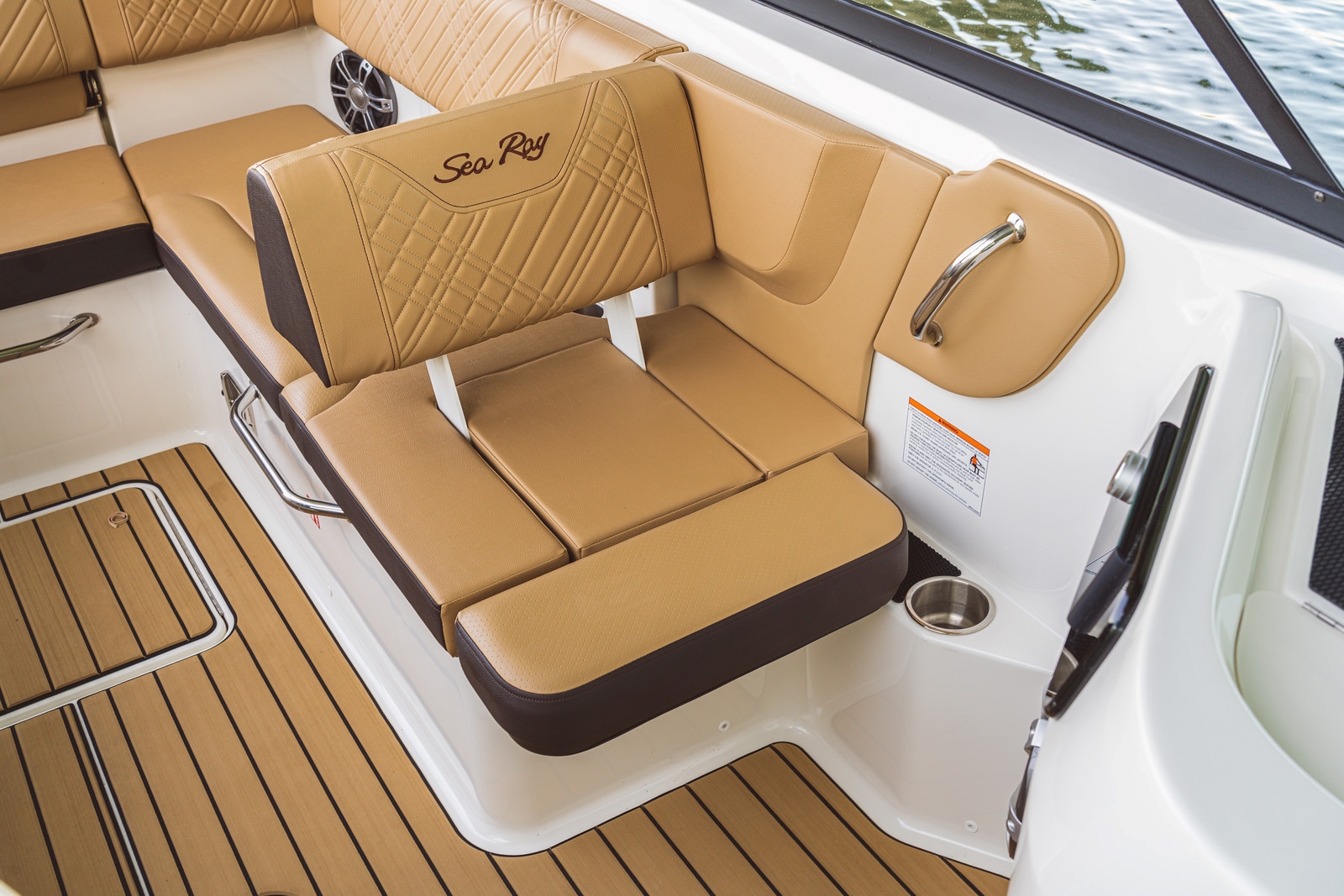 sea-ray-230-sdxe-beifahrer-radio-sedek-dune-koblenz-wassersprtzentrum-gruehn