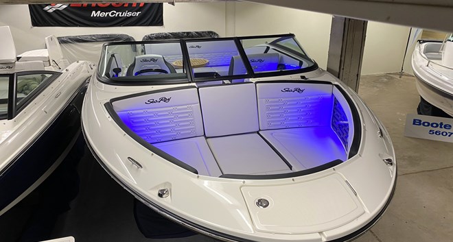 Sea Ray 210 SPXE, Modell 2026
