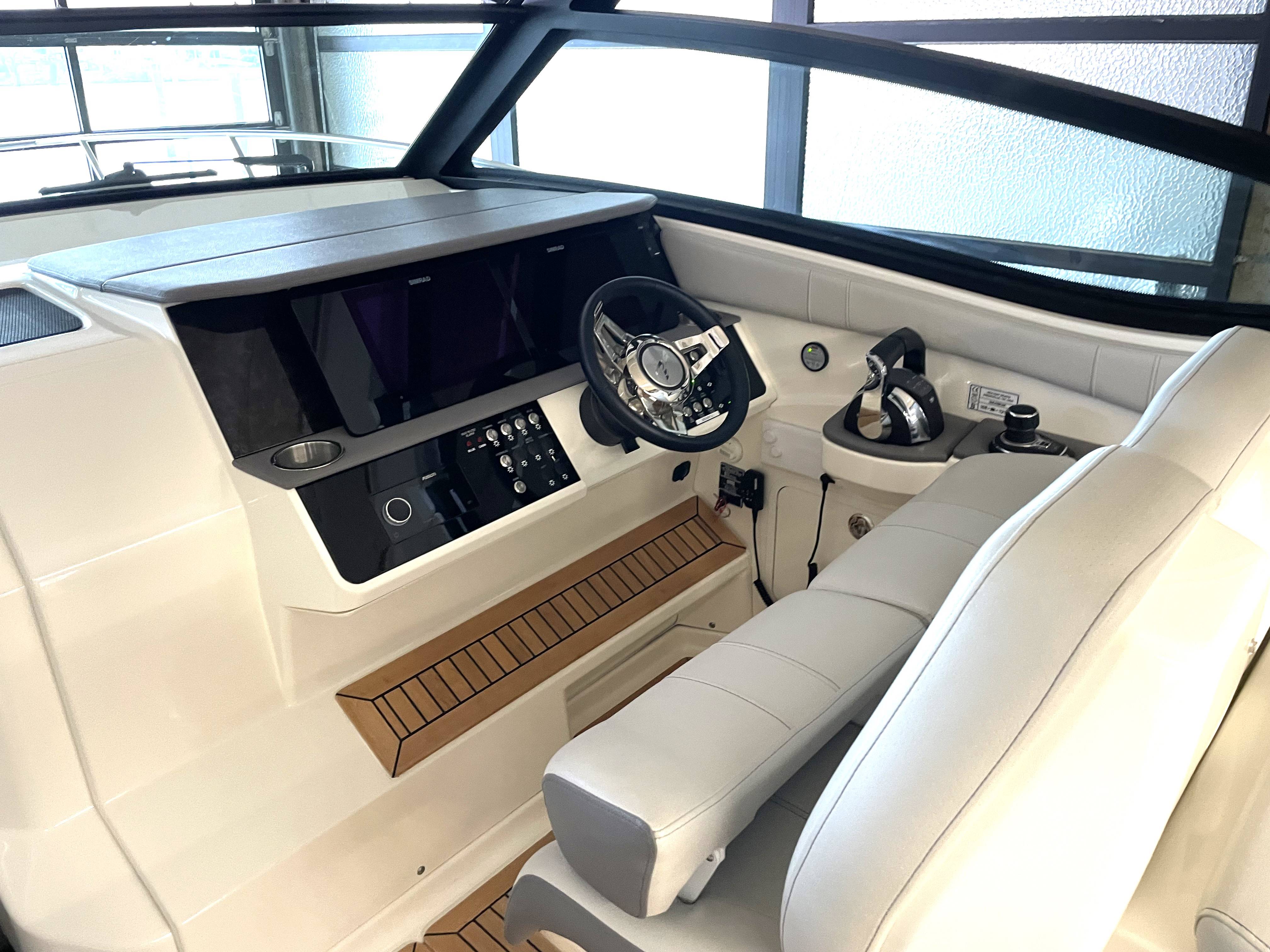 sea-ray-320-in-koblenz-wassersportzentrum-gruehn