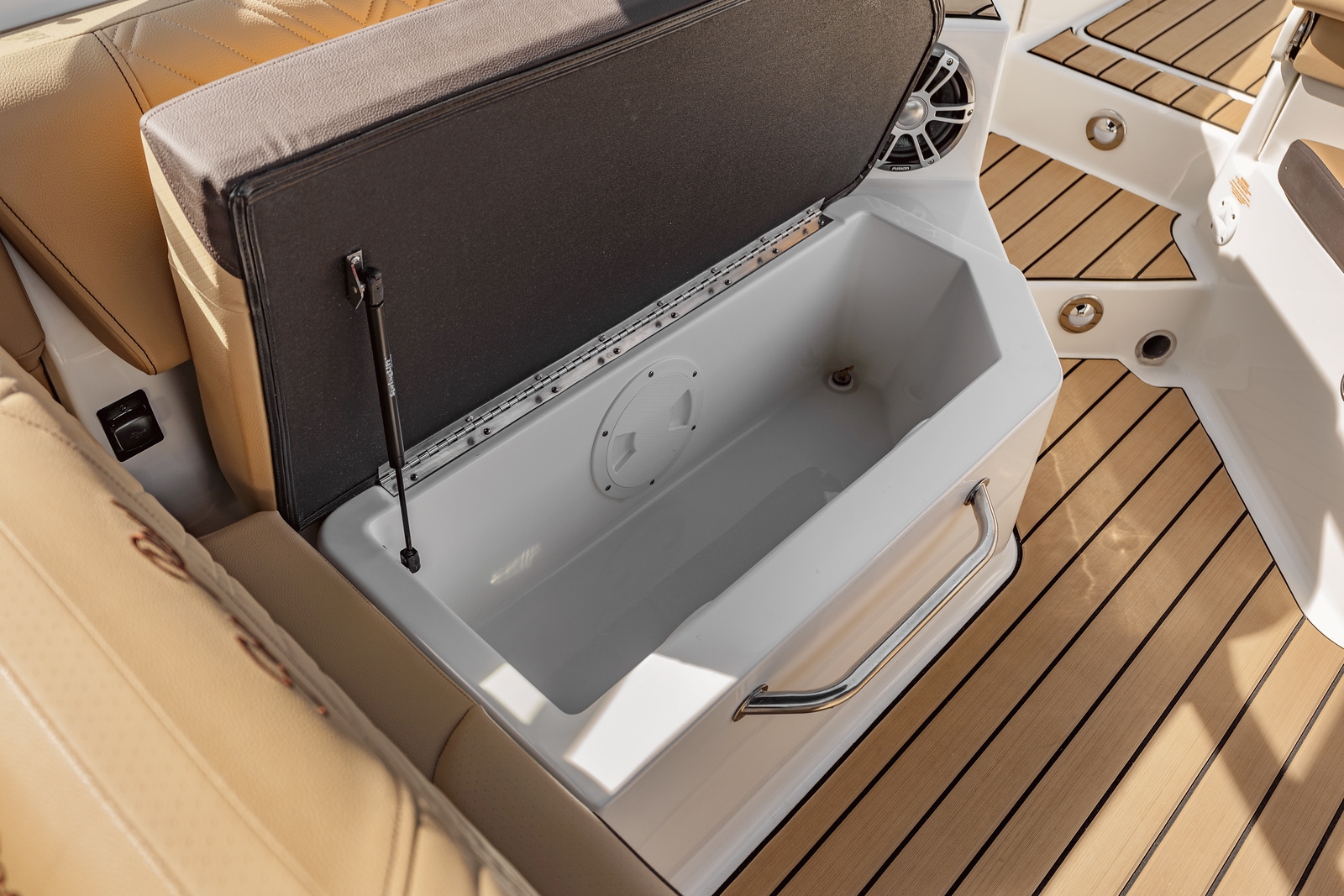 sea-ray-stauraum-270-koblenz-gruehn-wassersportzentrum-koblenz