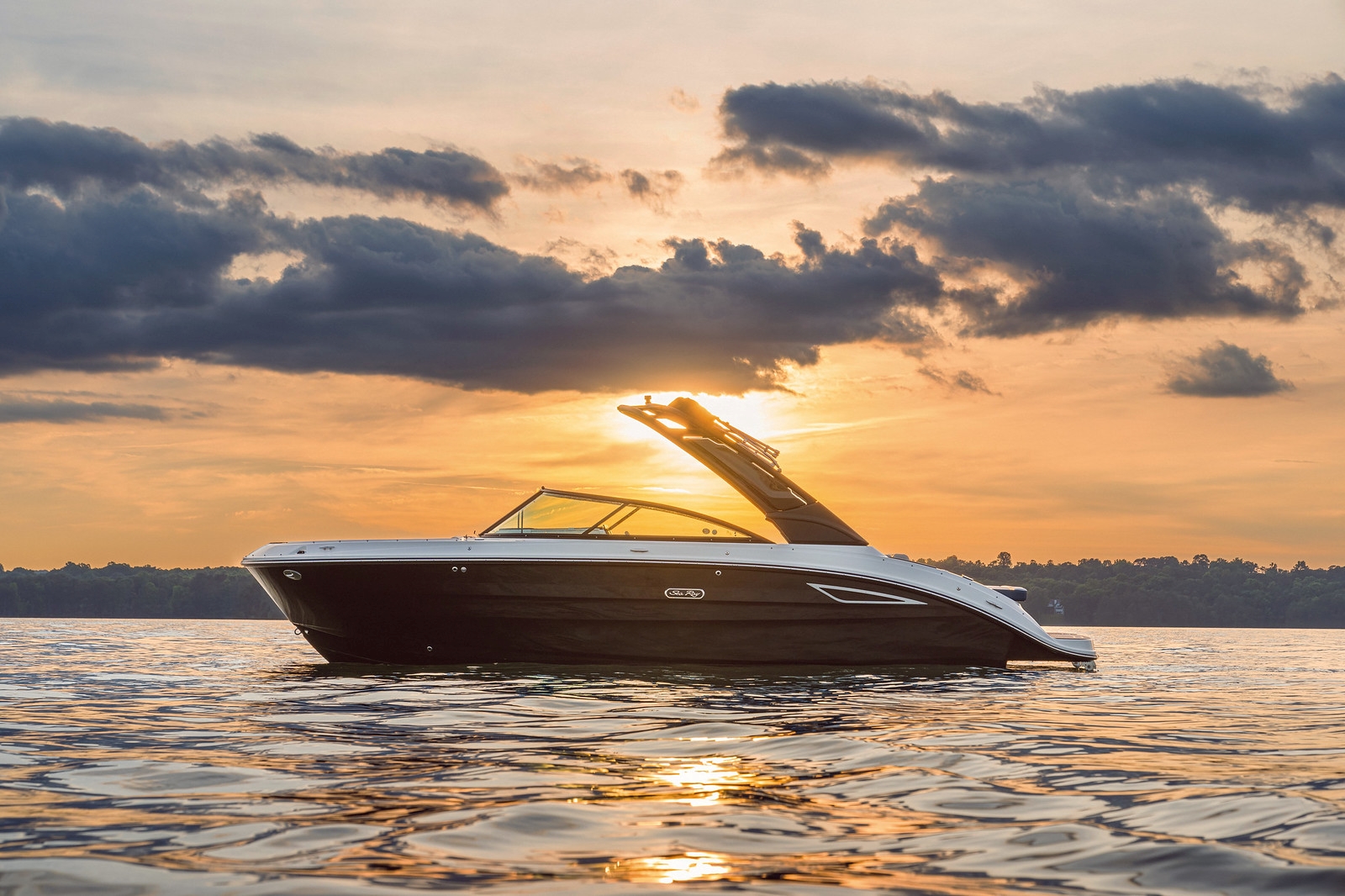 black-sea-ray-250-2025-sonnenuntergang-gruehn-koblenz-wassersportzentrum