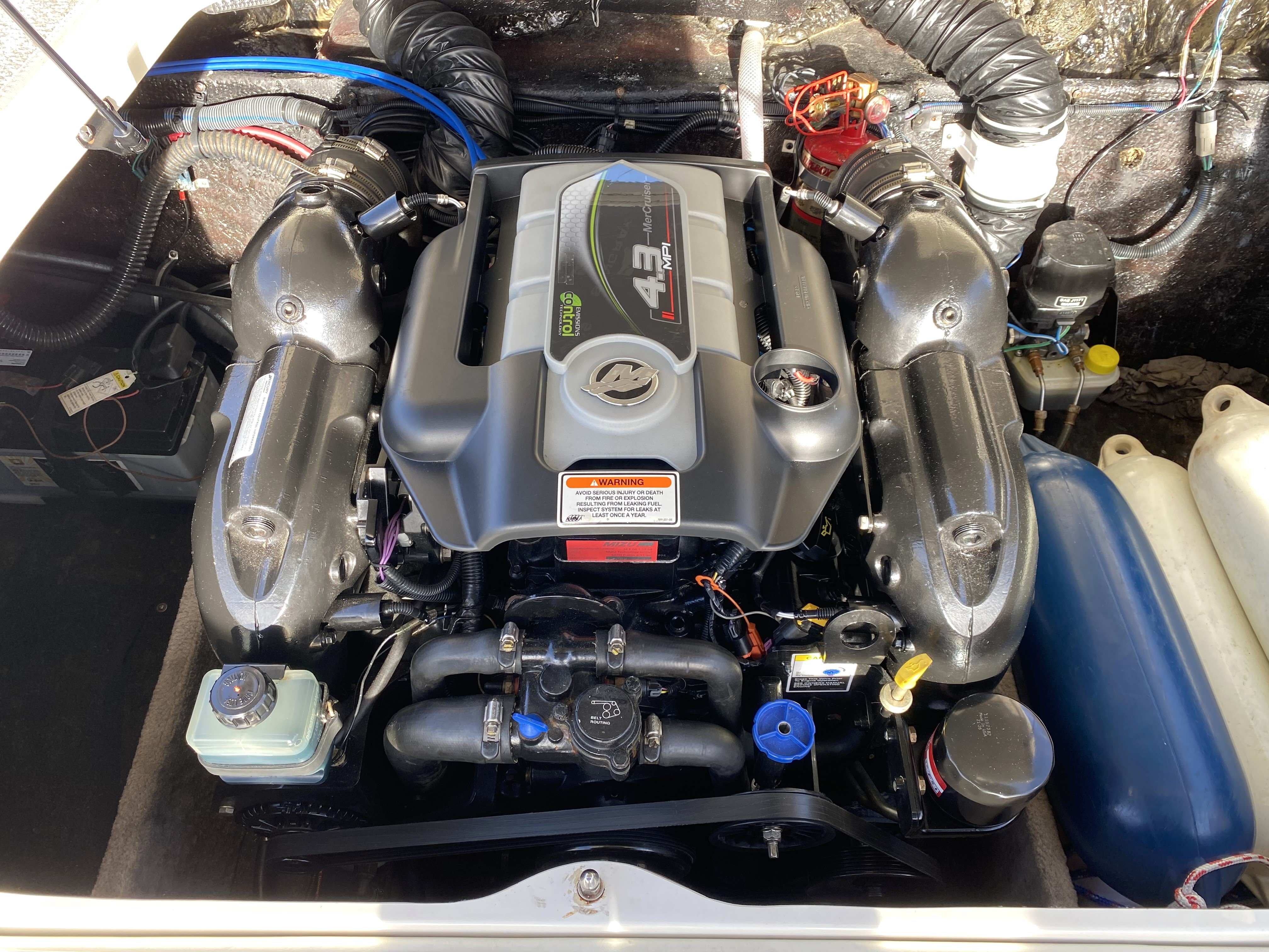 stingray-v6-208-mercruiser-gruehn-vertragswerkstatt-mercury-motor