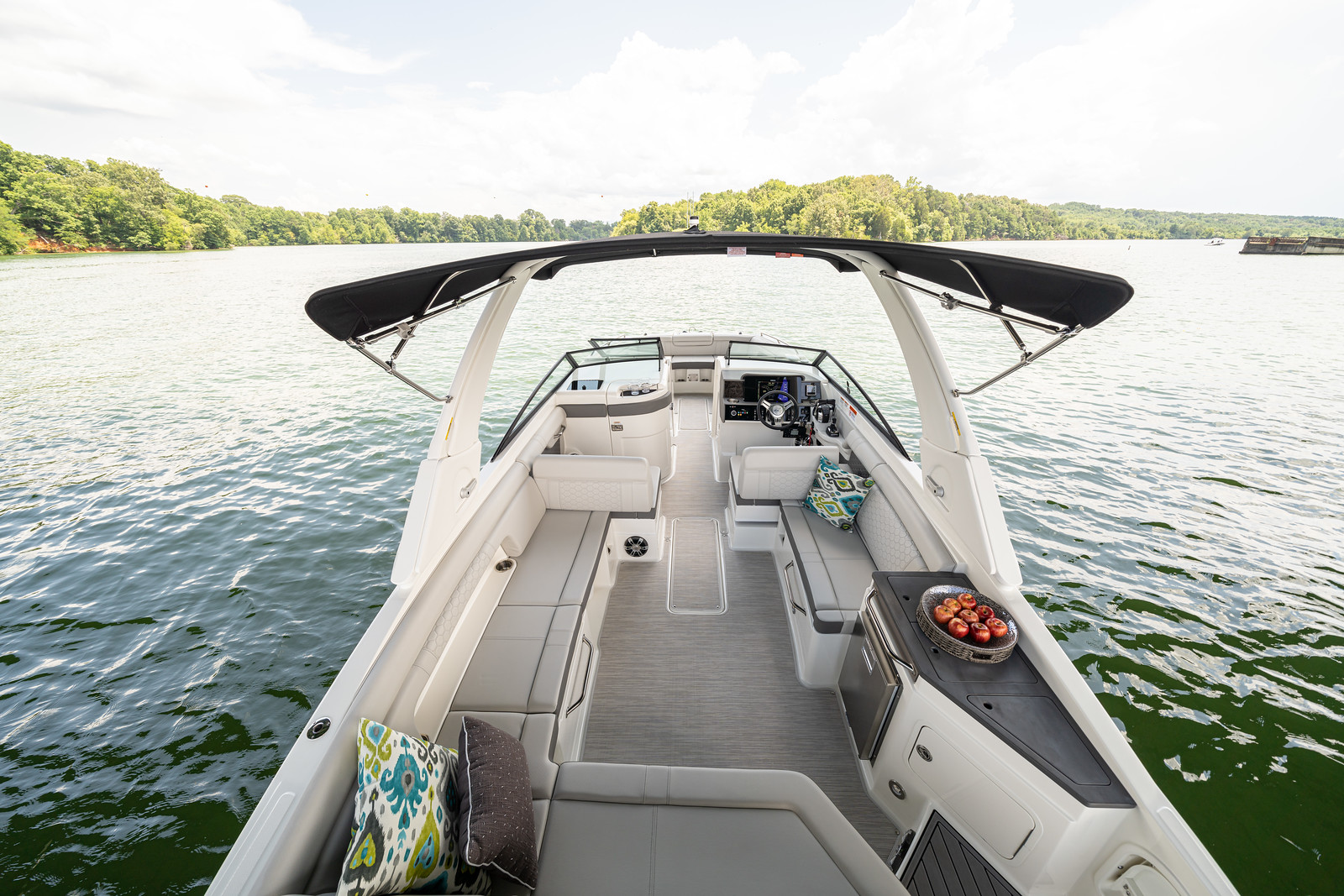 sea-ray-290-sundeck-sportboot-boote-gruehn
