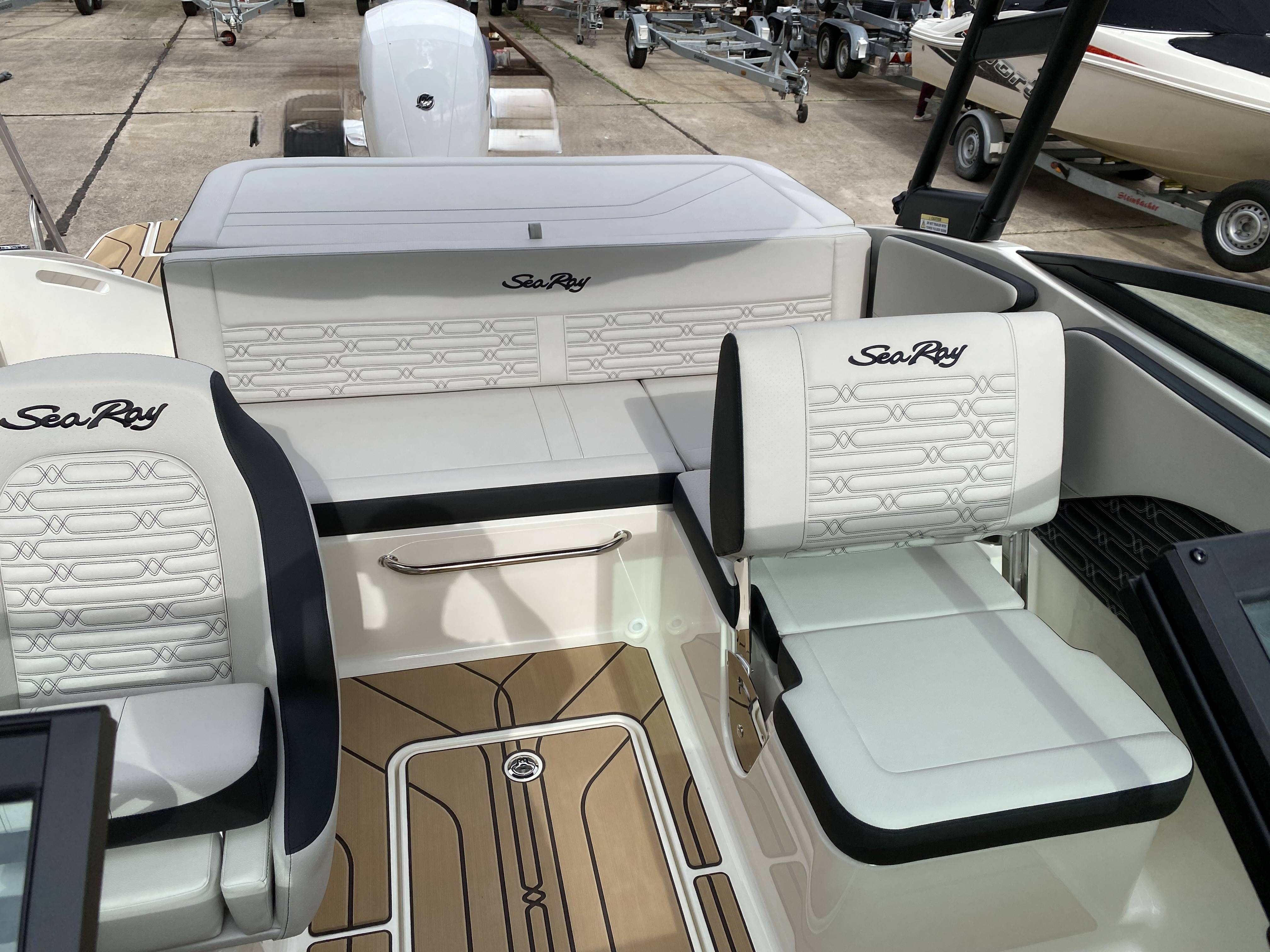 sea-ray-190-spoe-grau-braun-wassersporttower-sportboot-motorboot-koblenz-rlp