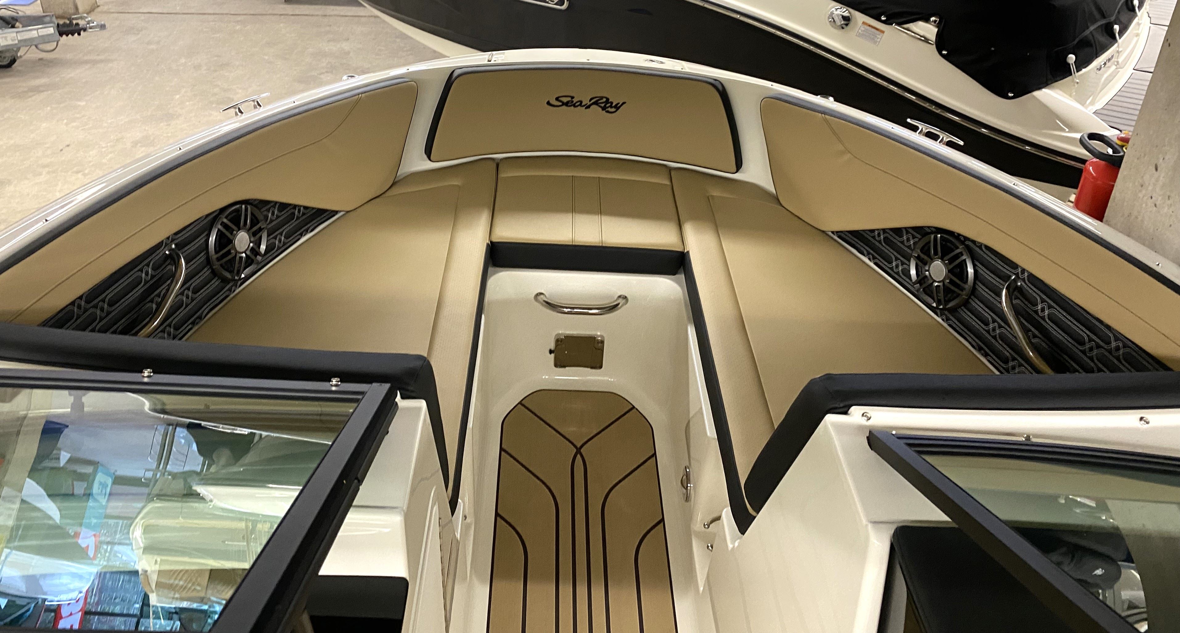sea-ray-modell-2026-wassersportzentrum-koblenz-gruehn-fusion-stereoanlage