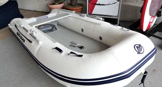 Quicksilver 300 Airdeck