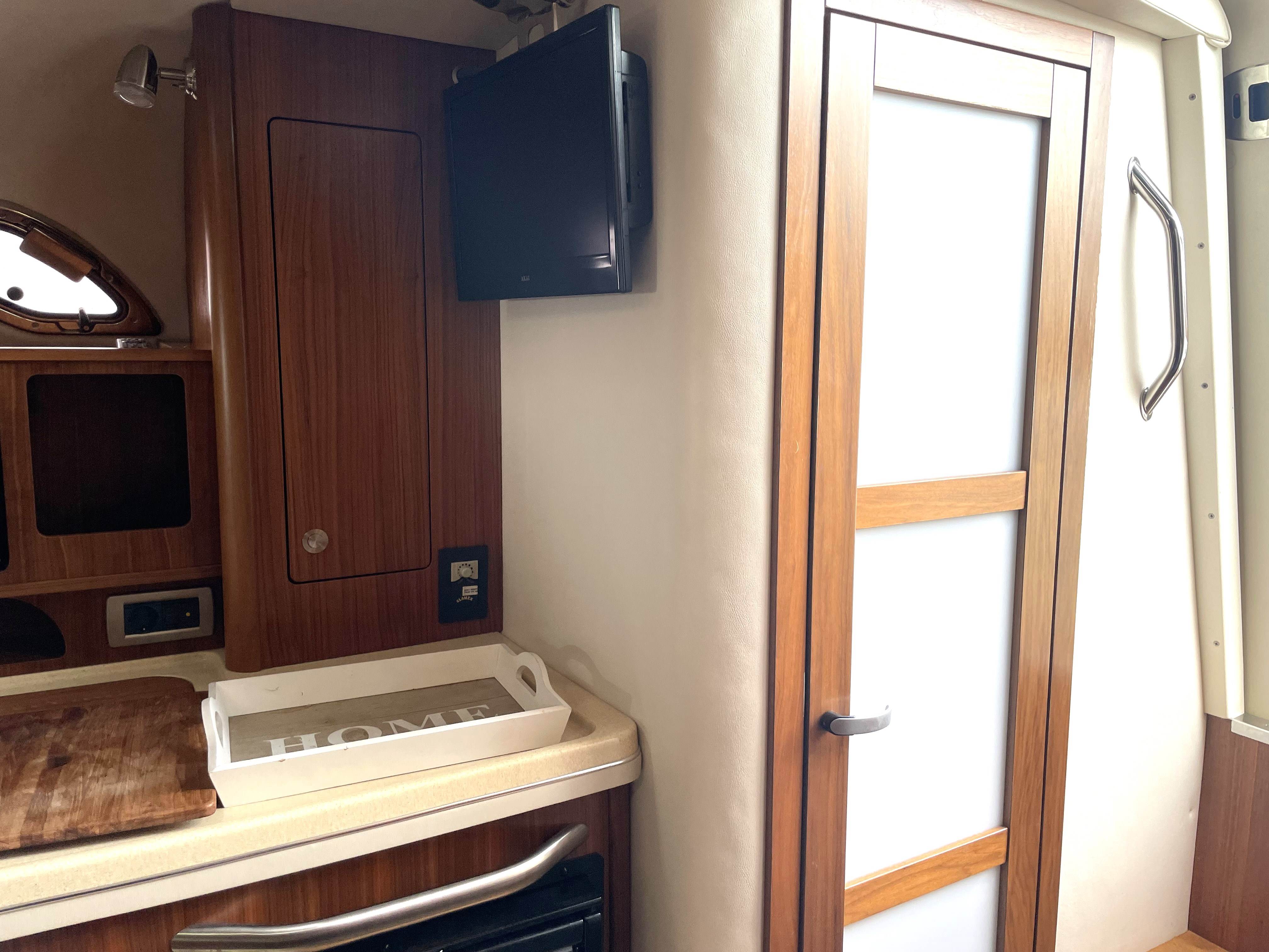 sea-ray-305-kobelnz-boote-gruehn