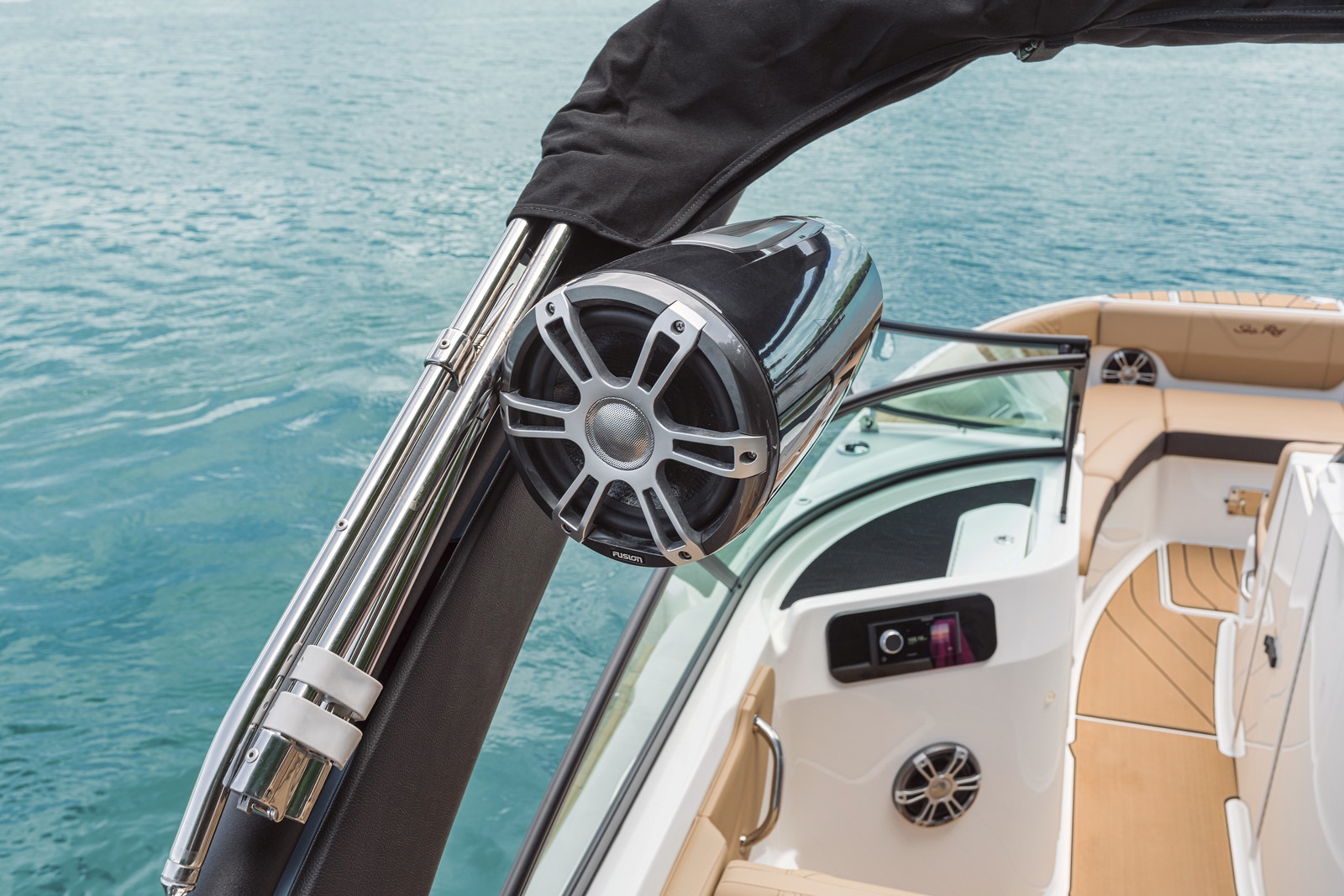 sea-ray-surf-250-boxen-fusion-lautsprecher-bege-dune-gruehn