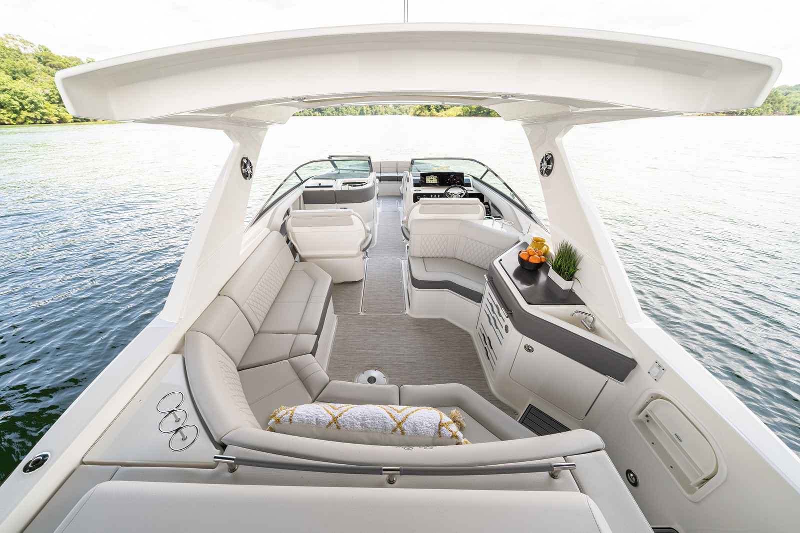 sea-ray-310-sxo-sportboot-cockpit