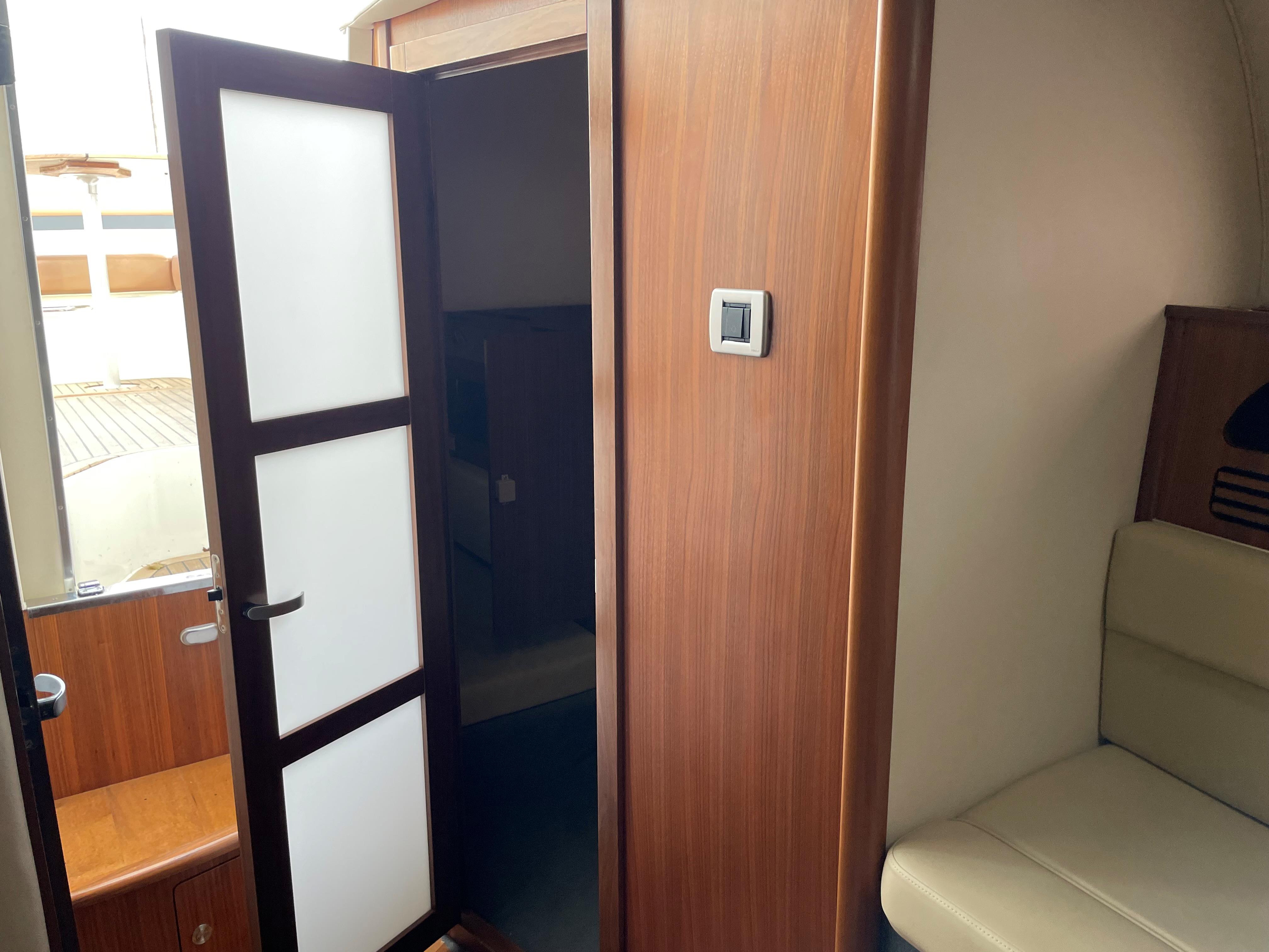 sportliches-kabinenboot-koblenz-boote-gruehn