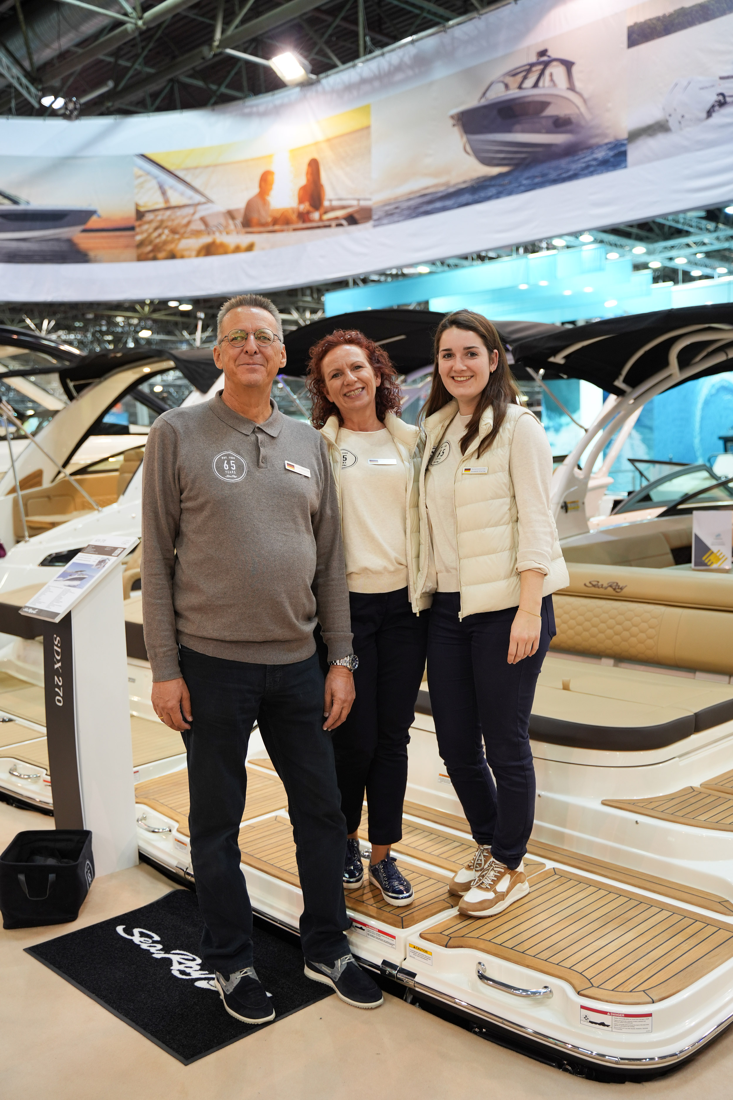 messe-sea-ray-ausstellung-wassersportzentrum-gruehn