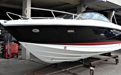 sea-ray-250-sse-schwarz-mit-rotem-streifen-neuboot-motorboot