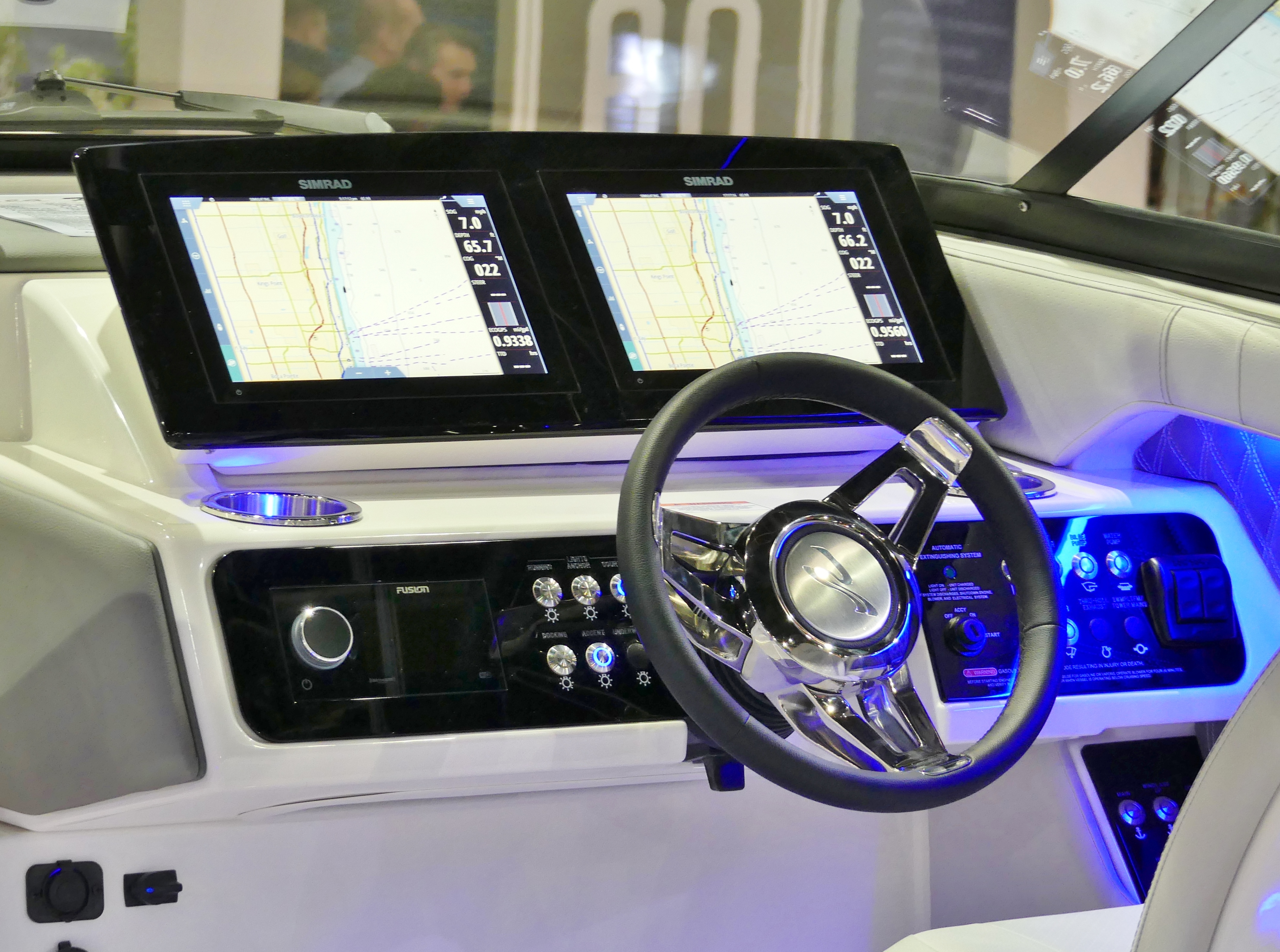 Sea Ray Cockpit Simrad Duar