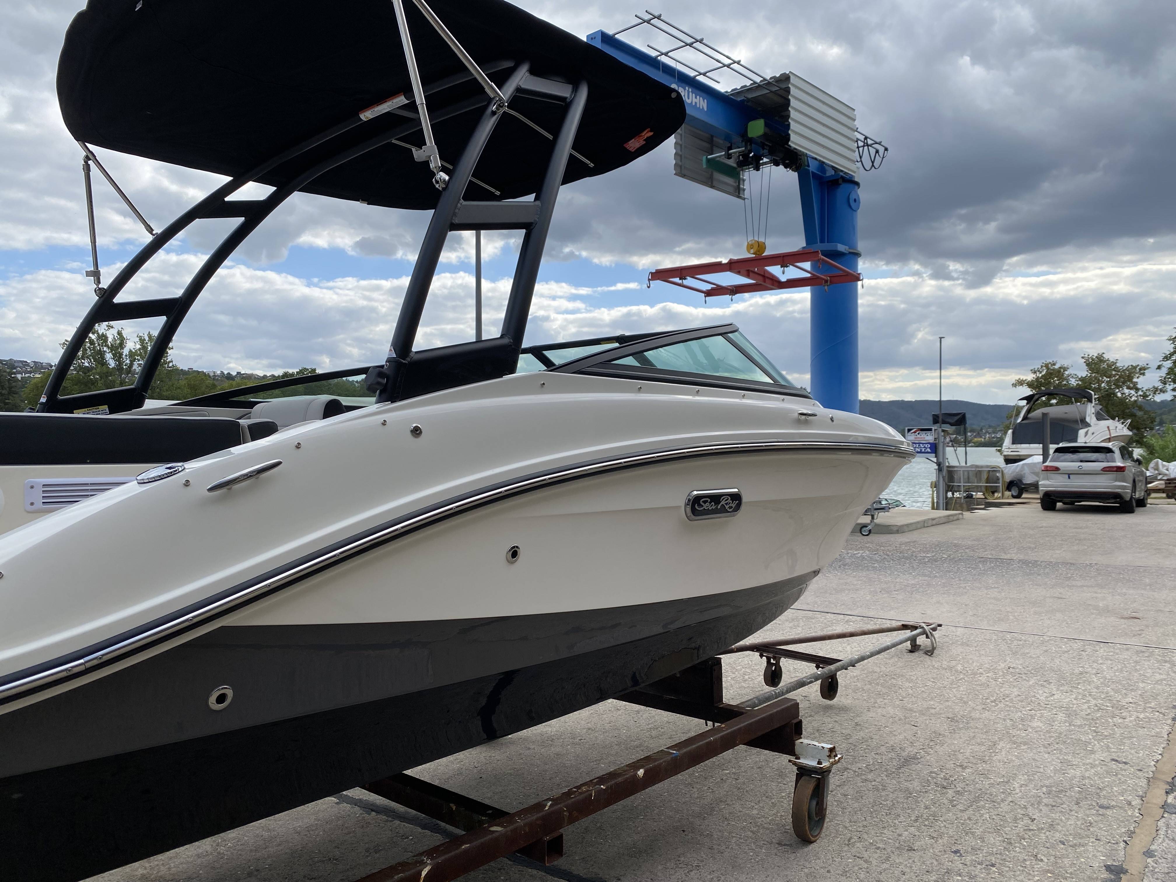 sea-ray-190-spoe-tower-wassersportzentrum-wakebordboot-wasserskie-gruehn-koblenz