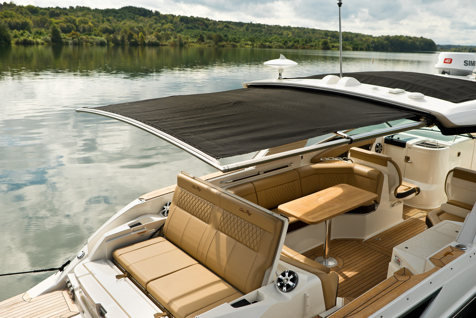 sea-ray-350-sxo-outboard-sonnenschutz