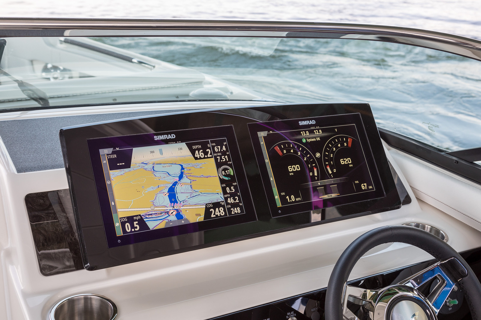 sea-ray-310-slx-steuerstand-sportboot