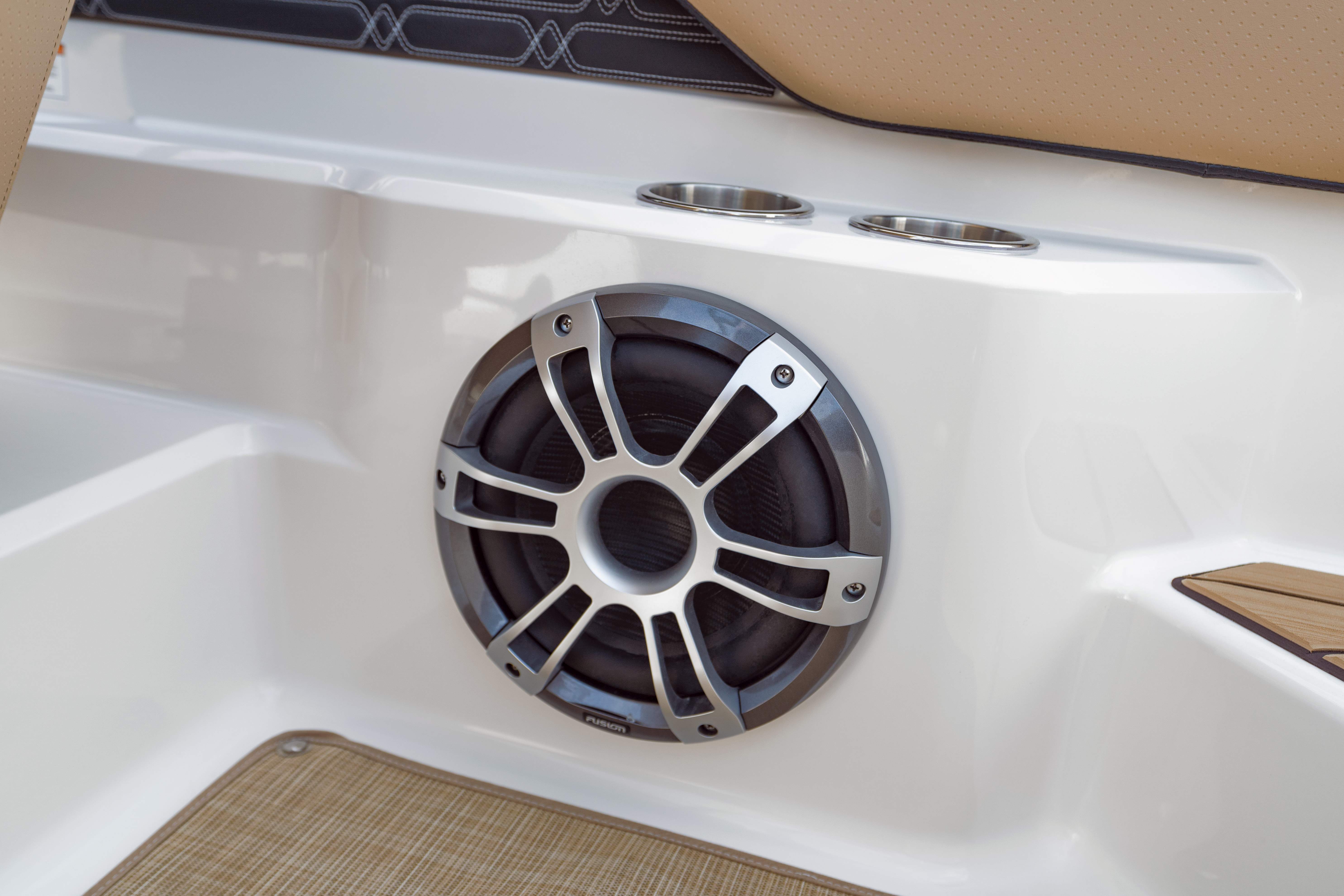 sea-ray-190-spoe-subwoofer