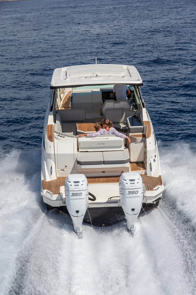 sea-ray-320-sundancer-outboard-boote-gruehn
