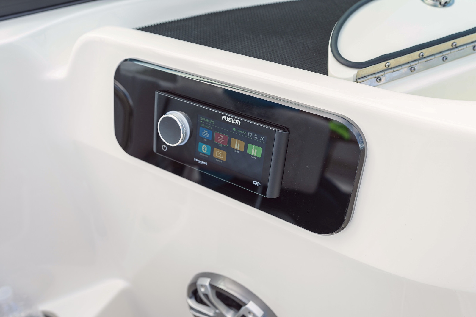 sea-ray-250-sdoe-gruehn-fusion-radio-digital