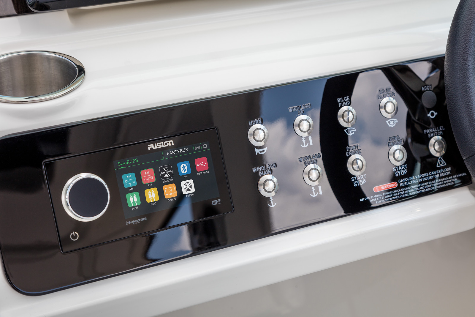 sea-ray-310-slx-display-panel-sportboot