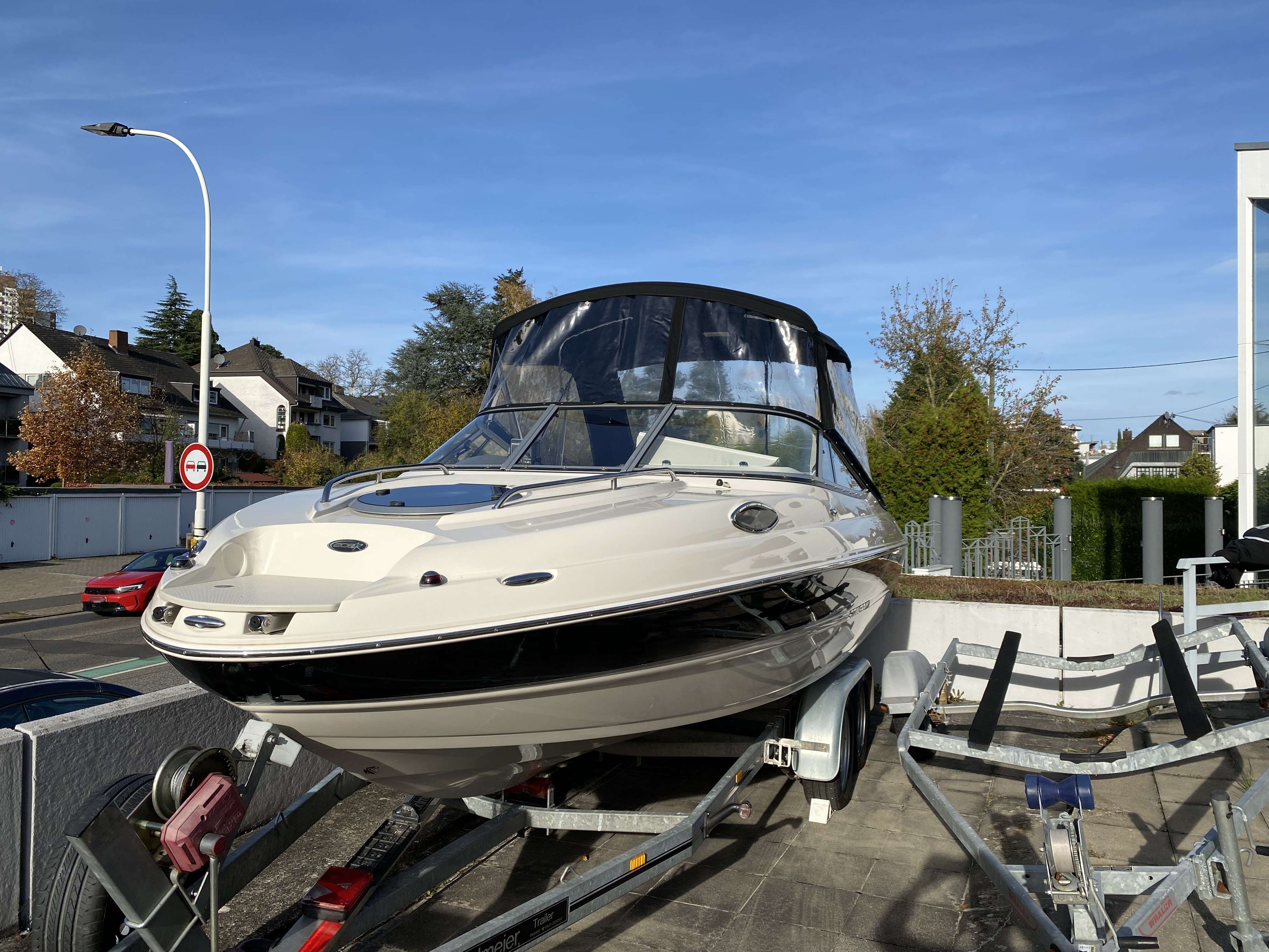 stingray-208-camperverdeck-bullauge-gruehn.koblenz-wassersportzentrum