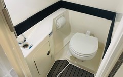 motorboot-mit-kabine-toilette-koblenz