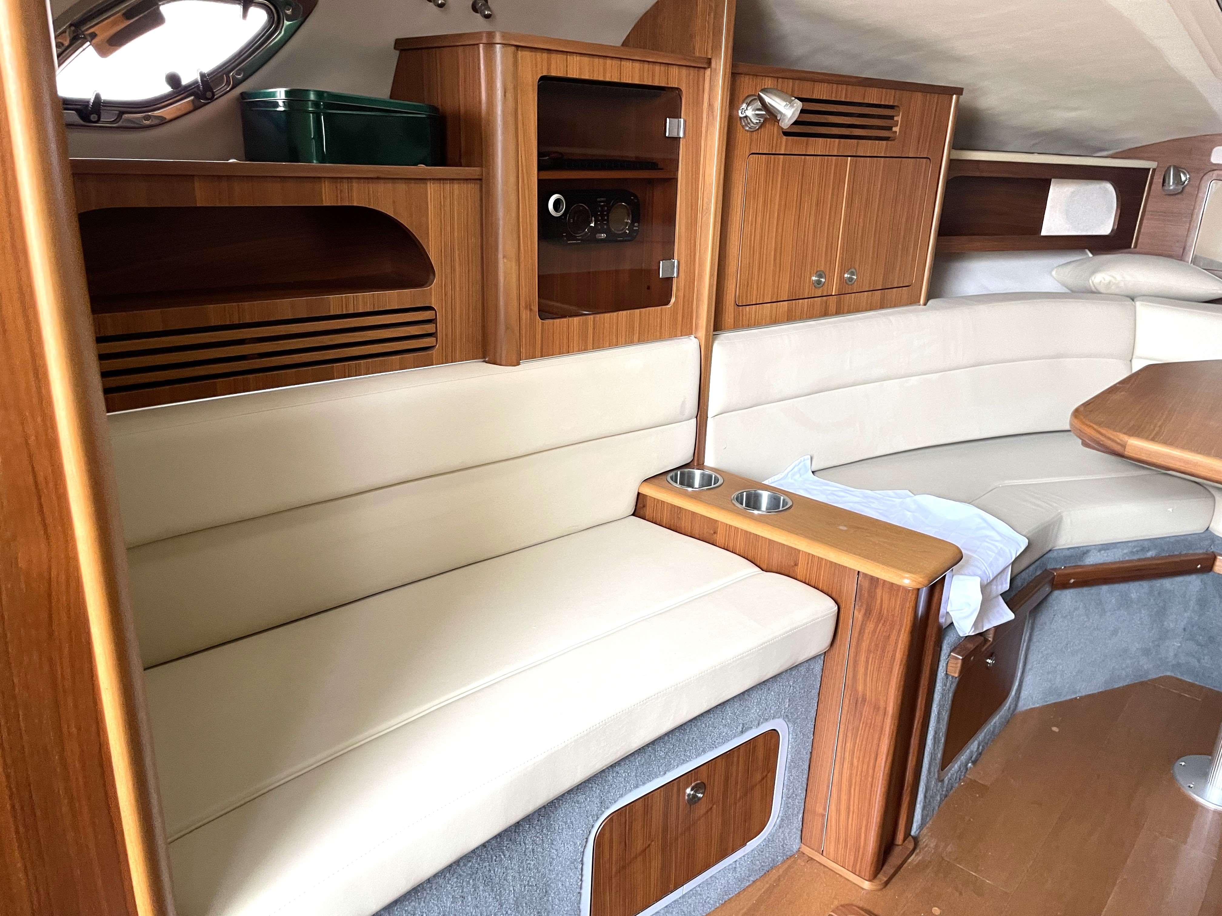 sea-ray-305-koblenz-boote-gruehn-kabinenboot