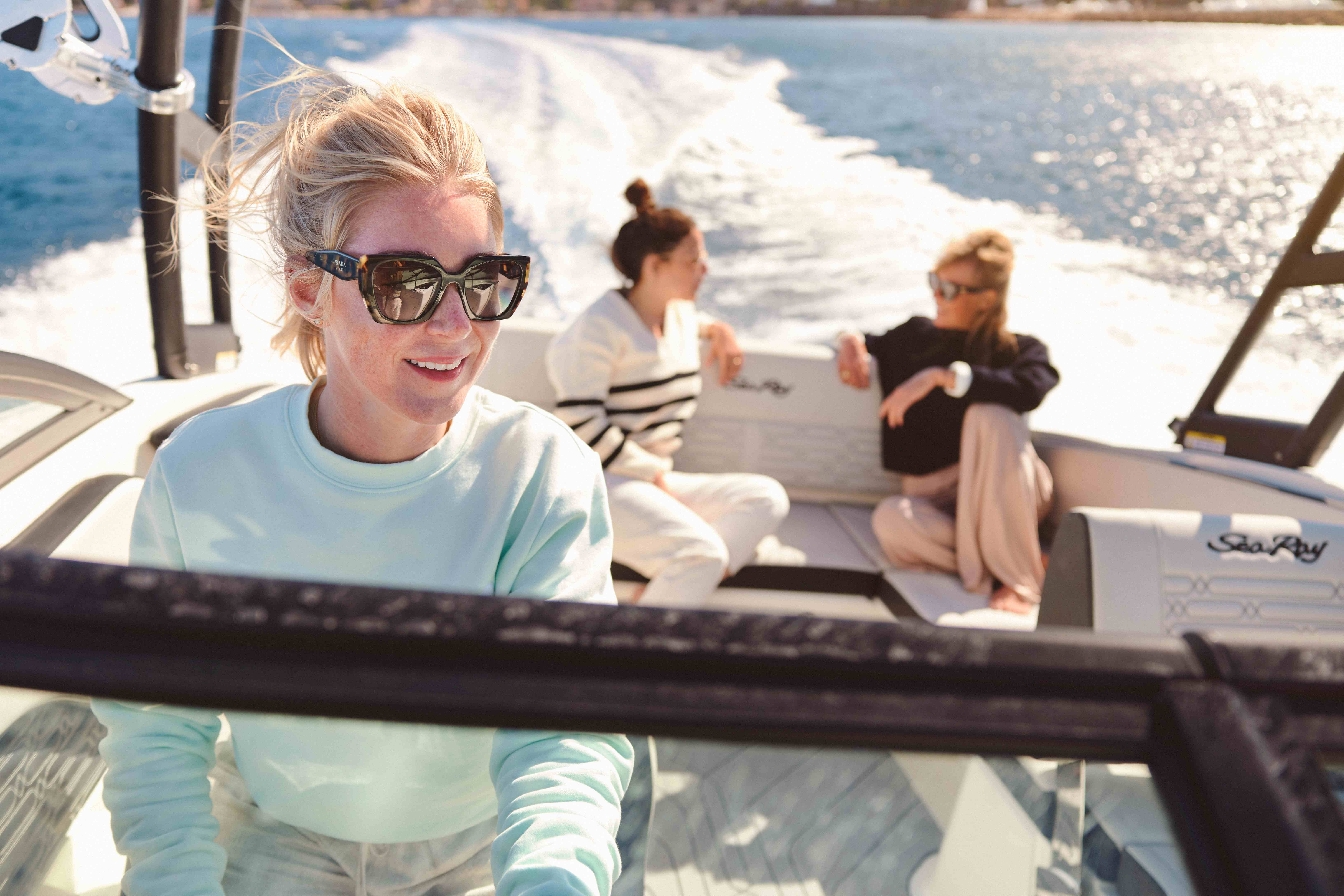 sea-ray-210-spxe-sportboot-fuer-die-familie