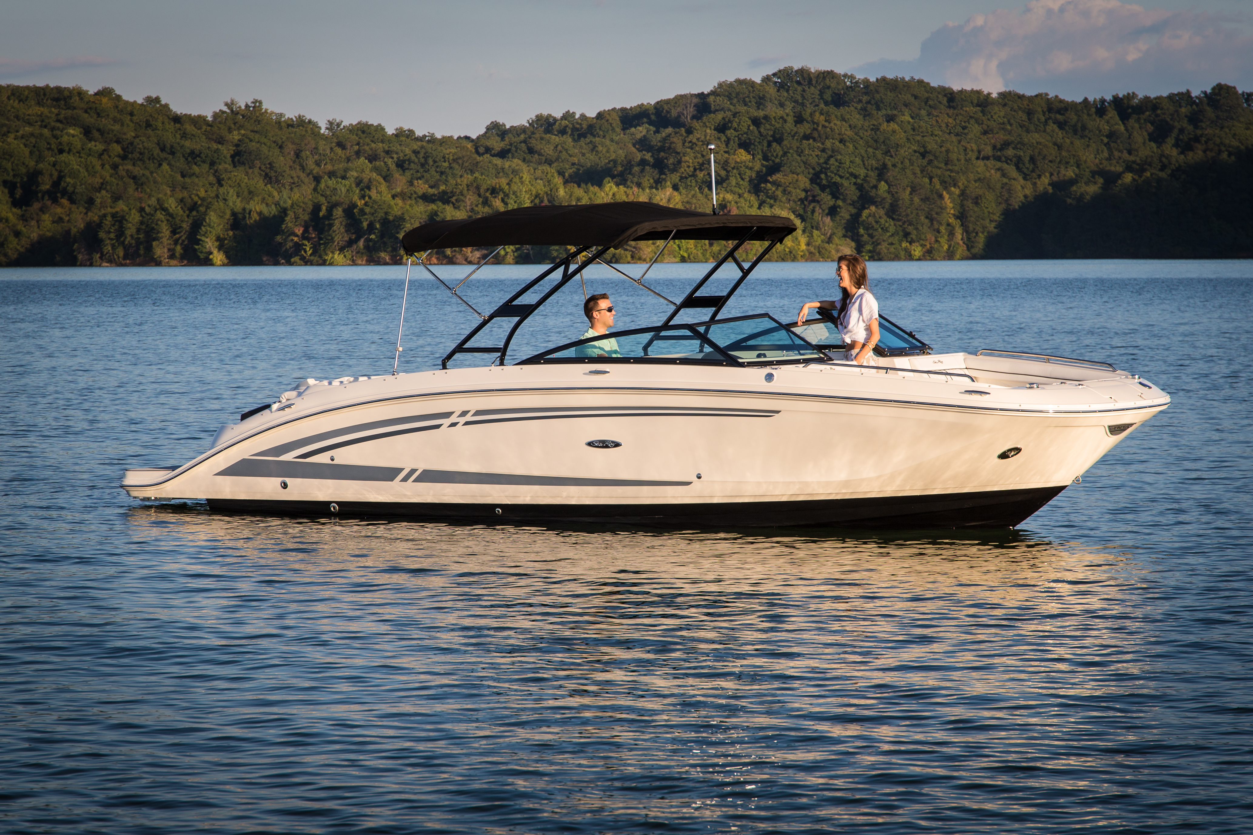 Sea-Ray-290-Sundeck