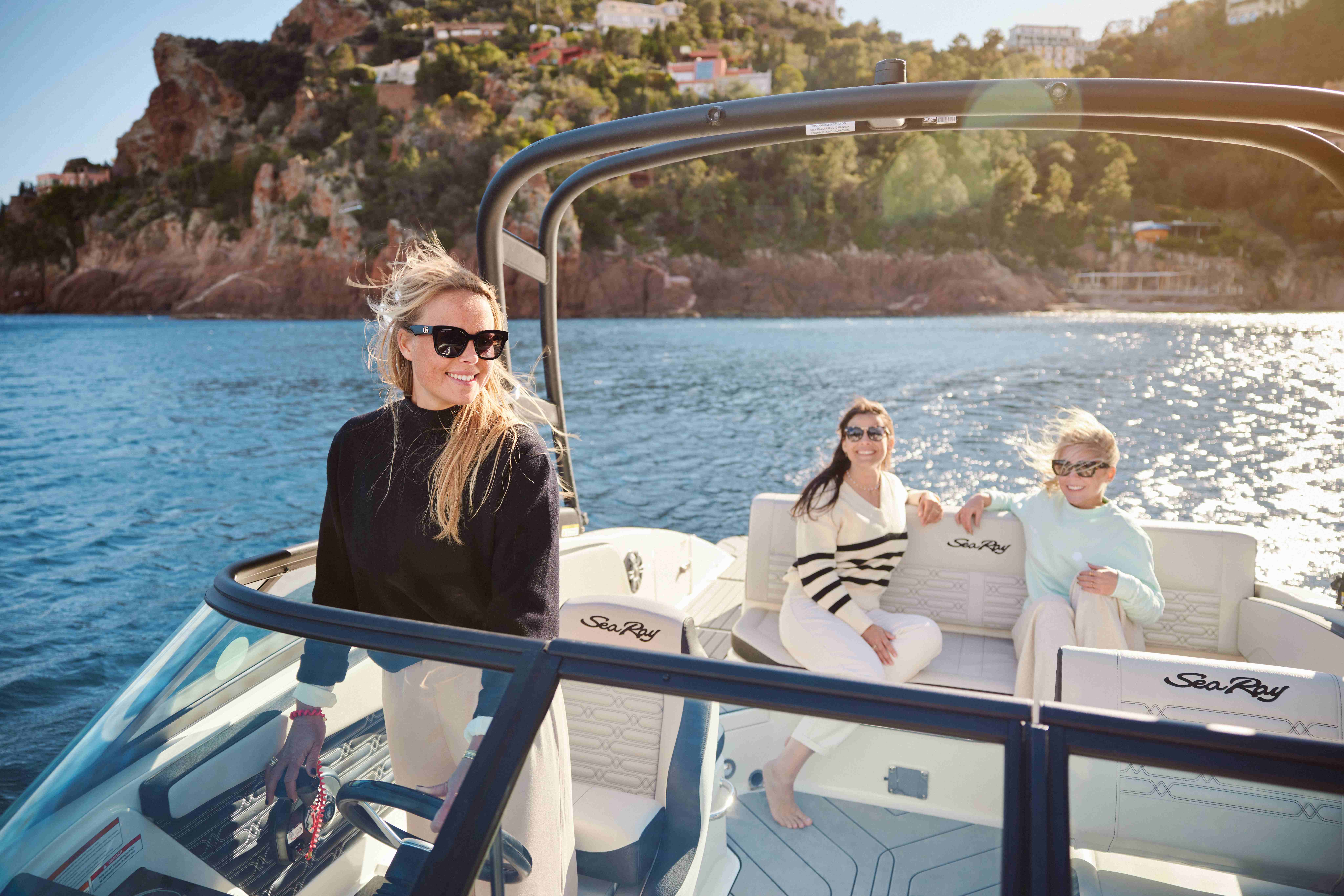 sea-ray-210-spxe-mercury-boote-gruehn