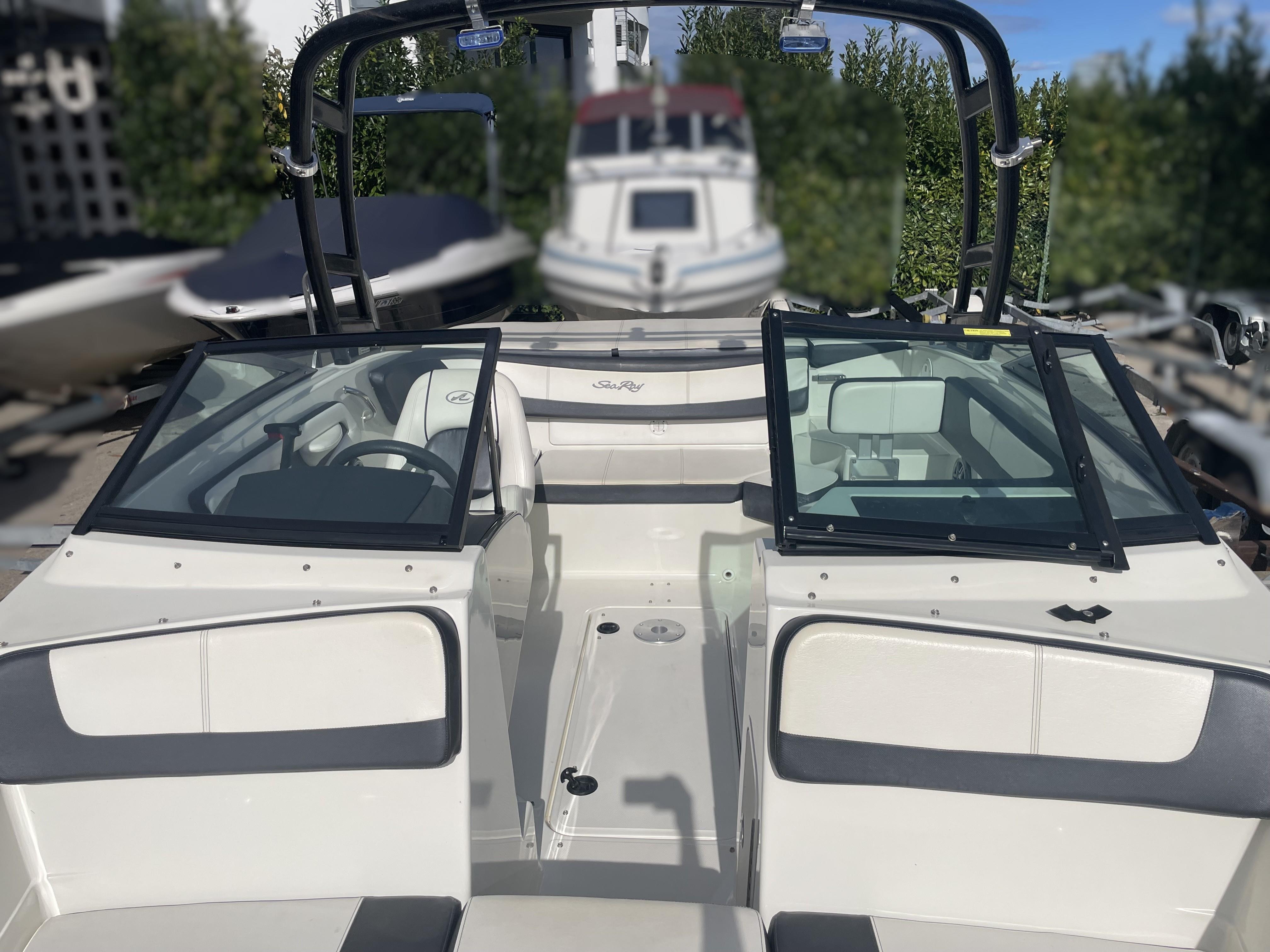 sea-ray-190-mit-tower-wakeboard