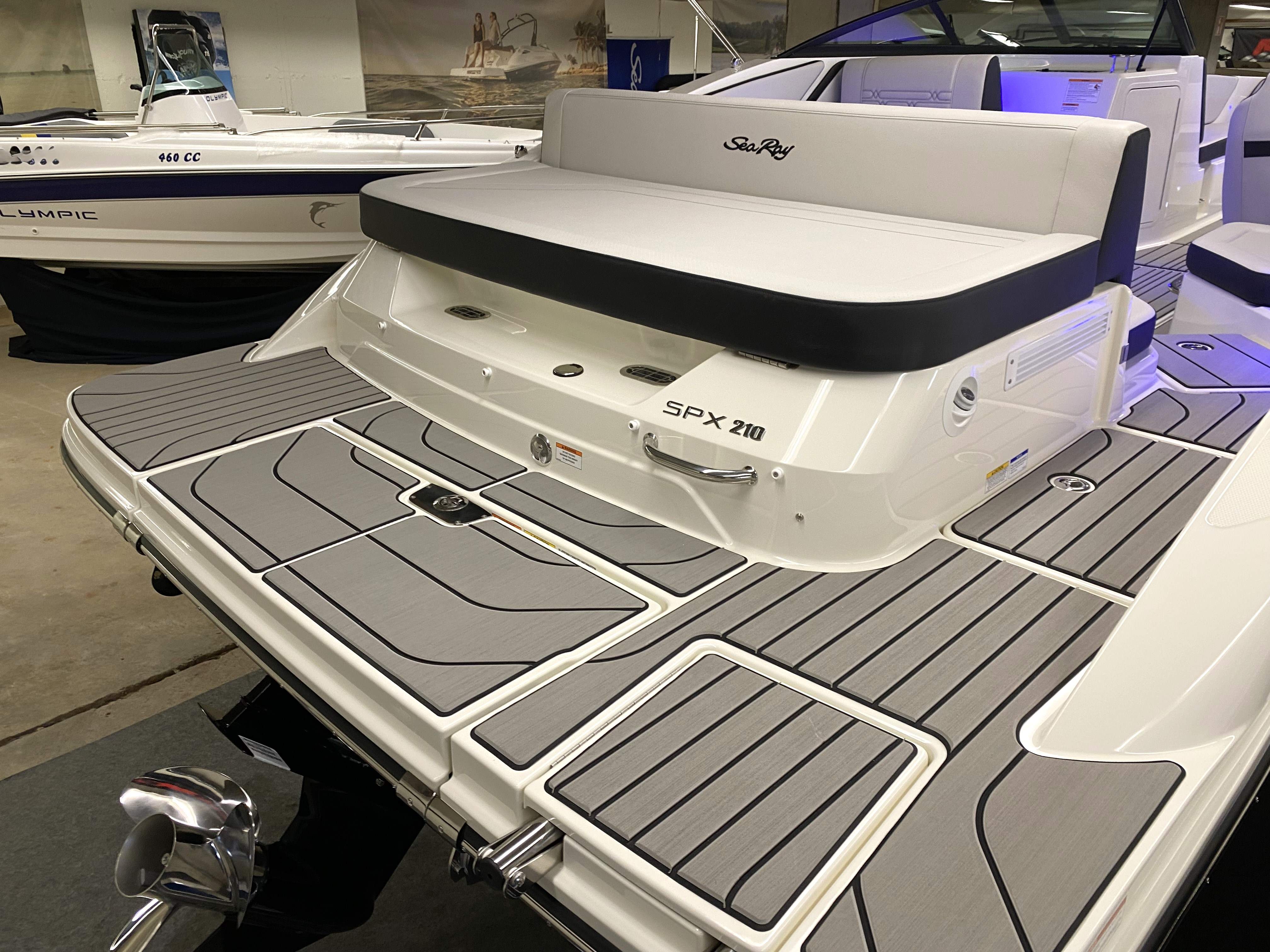 sea-ray-spxe-210-wassersportzentrum-badeplatform-badeleiter-seadek-grau