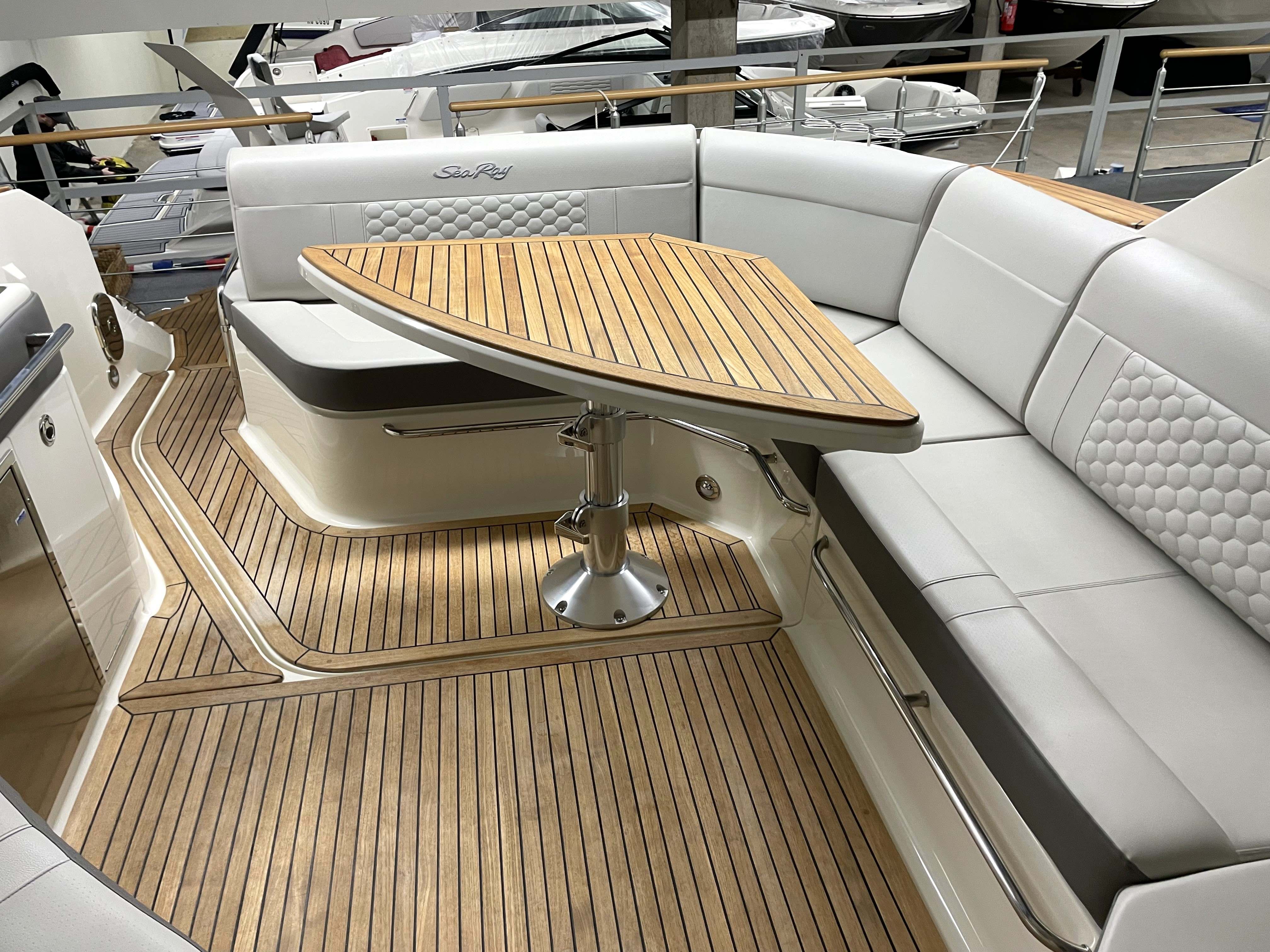sea-ray-320-da-cockpittisch-zu-verkaufen