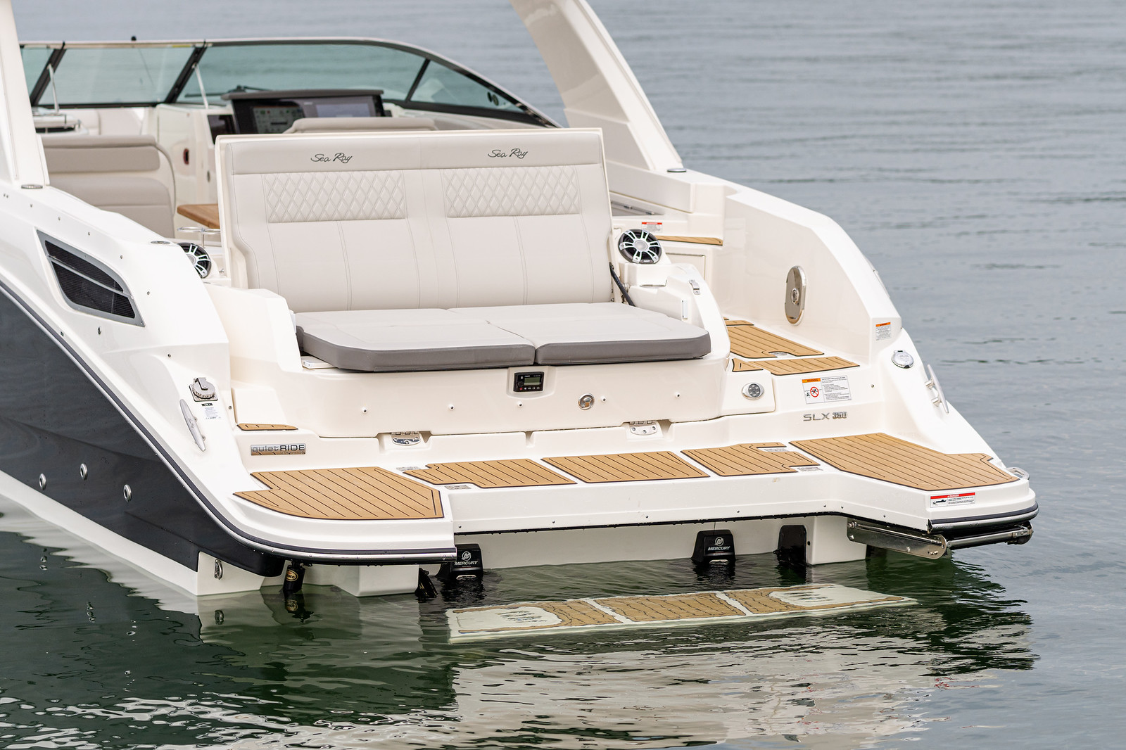 sea-ray-350-slx-motorboot-boote-gruehn