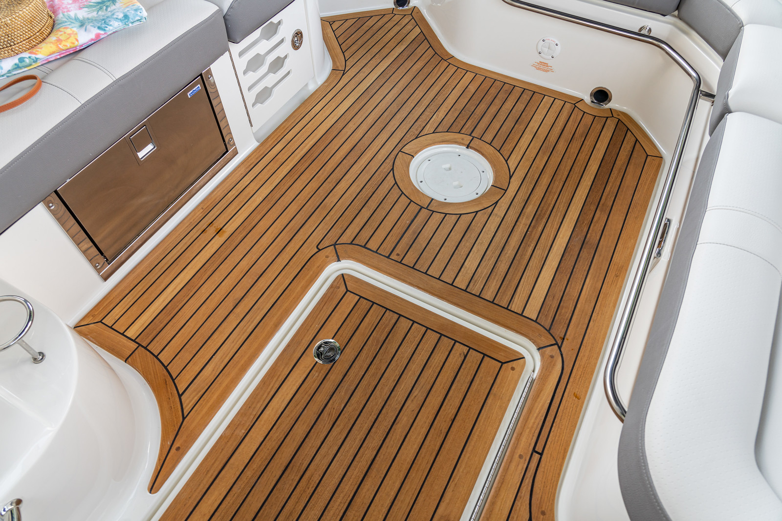 sea-ray-280-slx-boden-teak