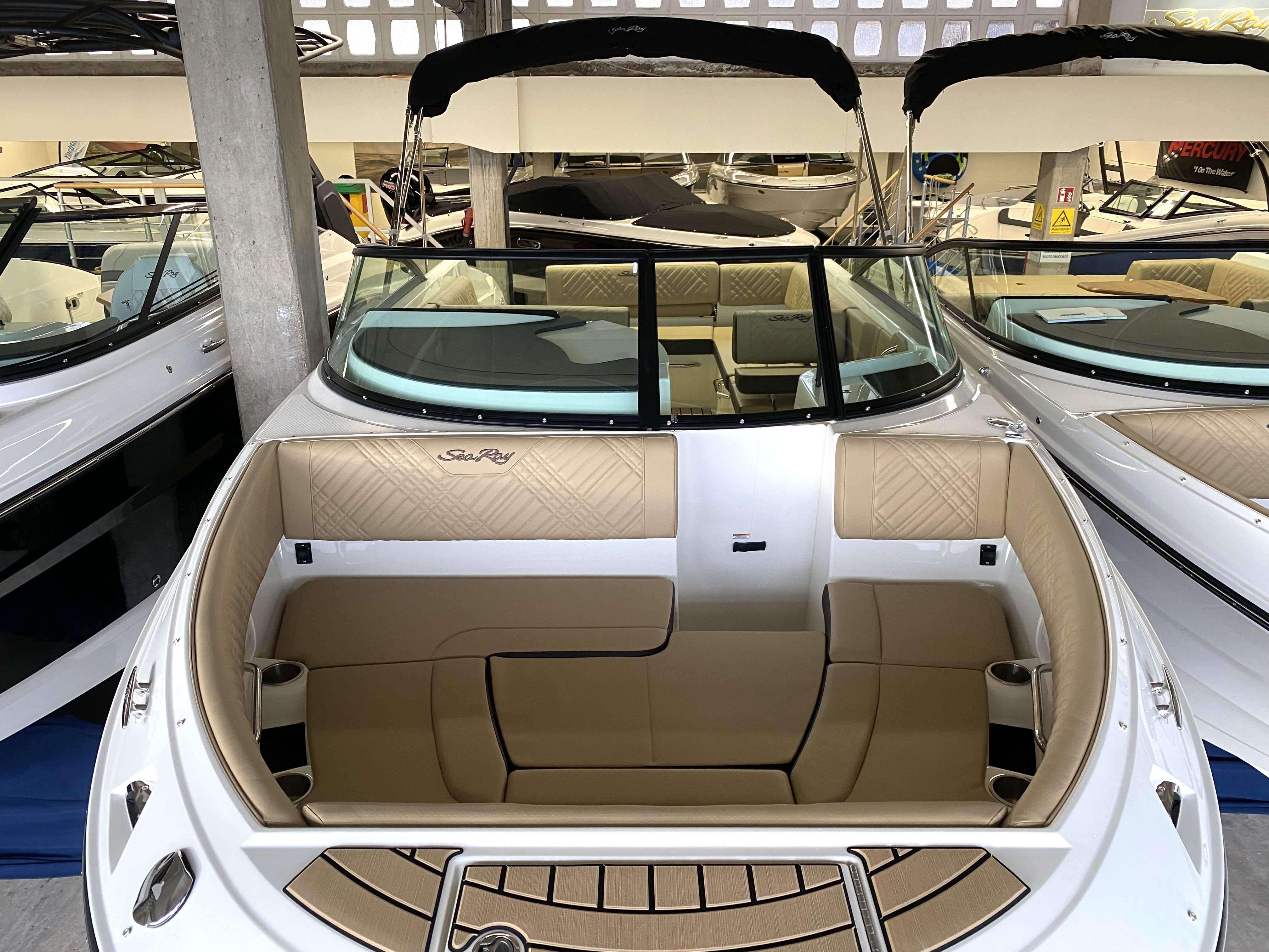 sea-ray-koblenz-mosel-gruehn-250-sdxe-austelleung-neu-bowrider-daycruser-white-weiss