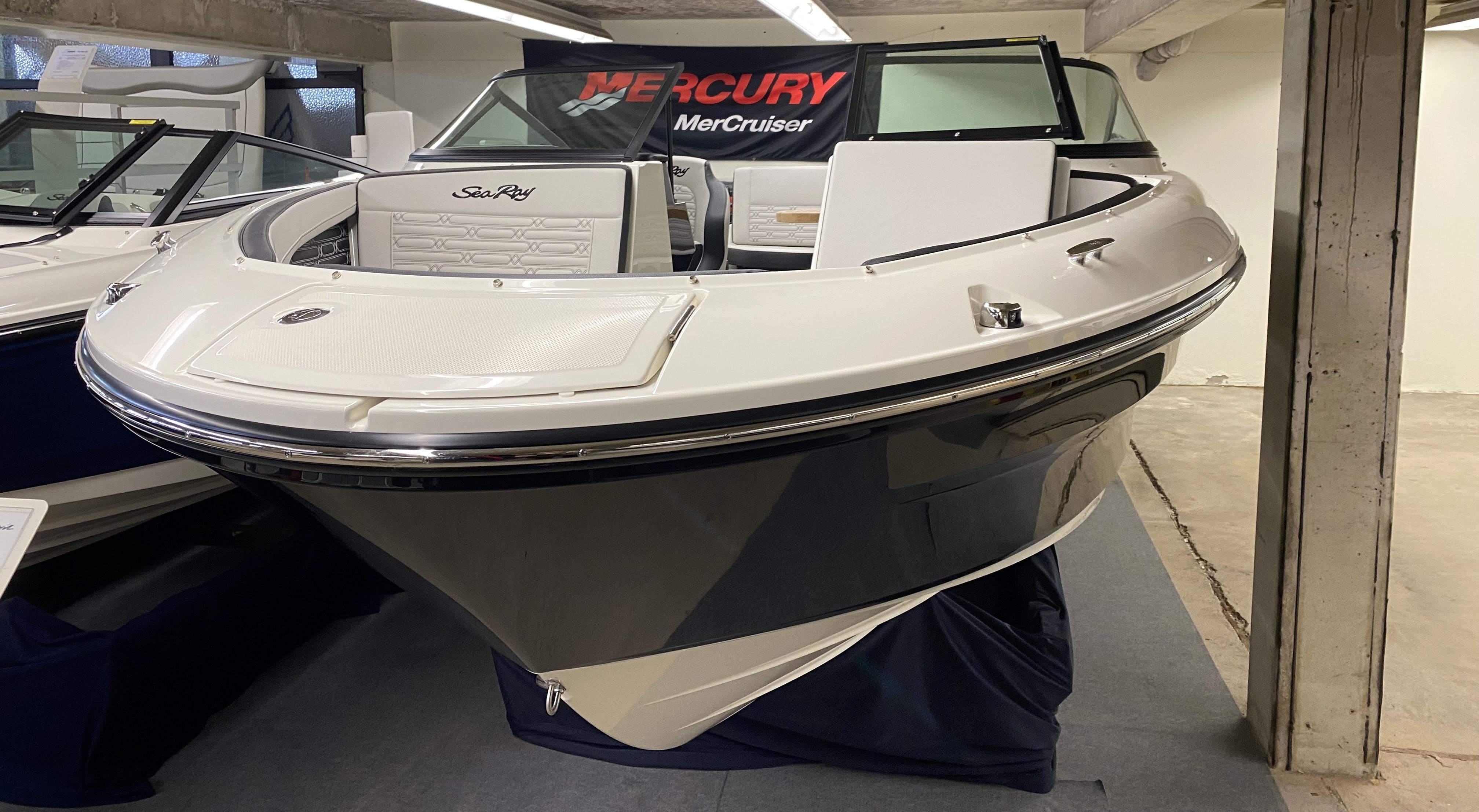 sea-ray-210-spxe-modell-2026-gruehn-koblenz-blau-weiss-mercury-bowrider