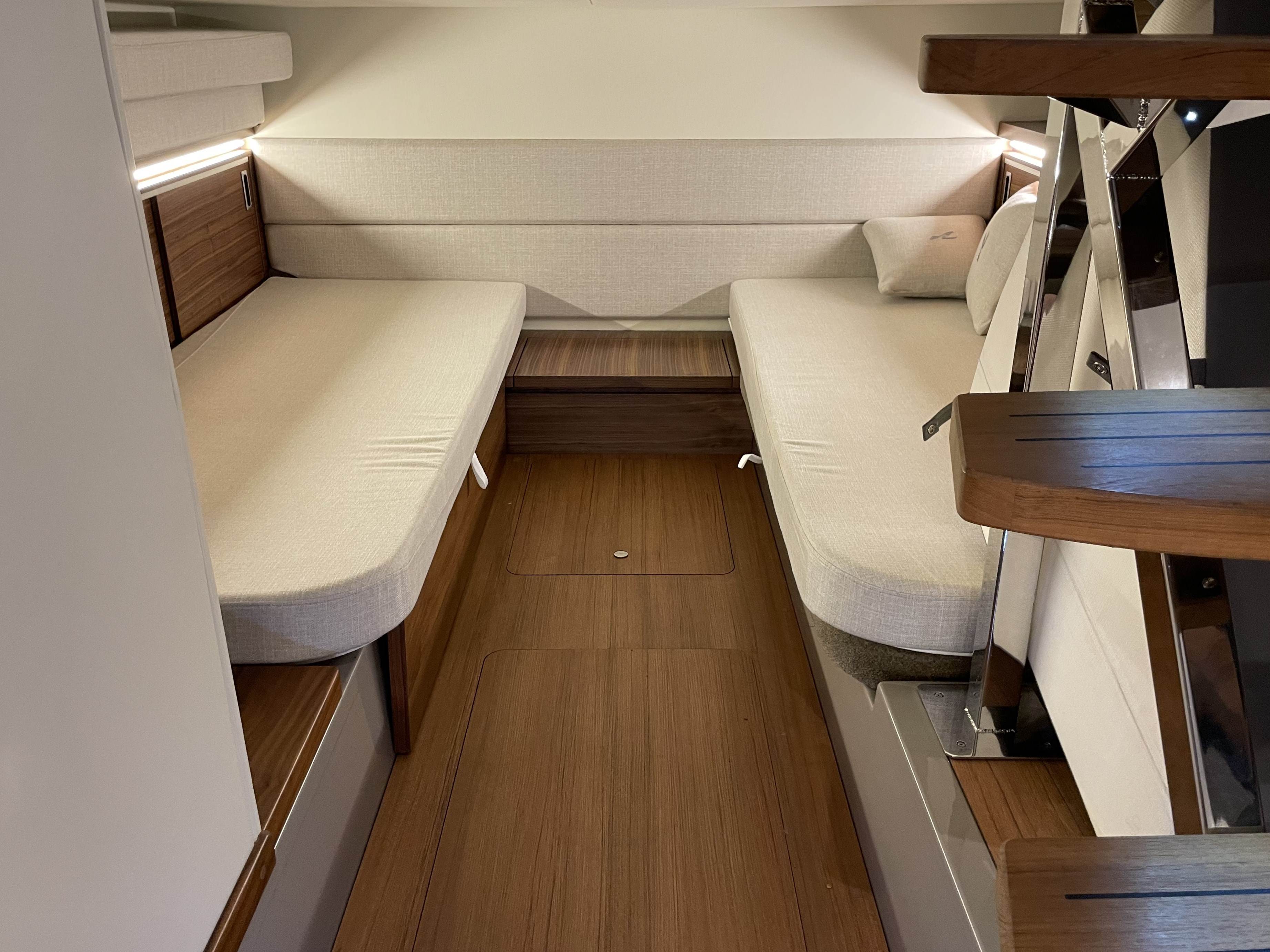 sea-ray-320-gebrauchtboot-neuwertig-modell-2021