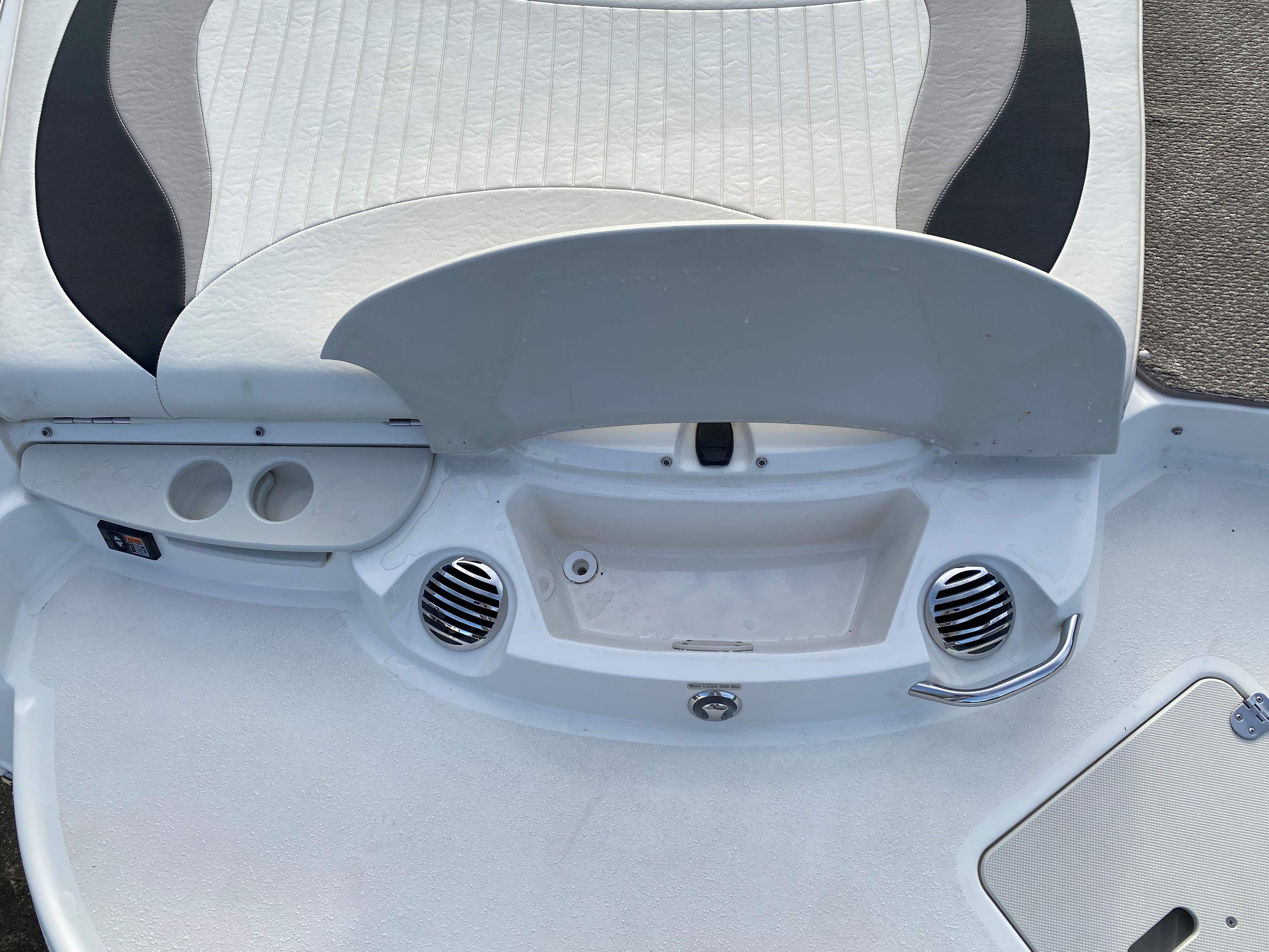 stingray-ankerkasten-guehn-model-koblenz-gebraucht-boot-motorboot-mercury-wassersport
