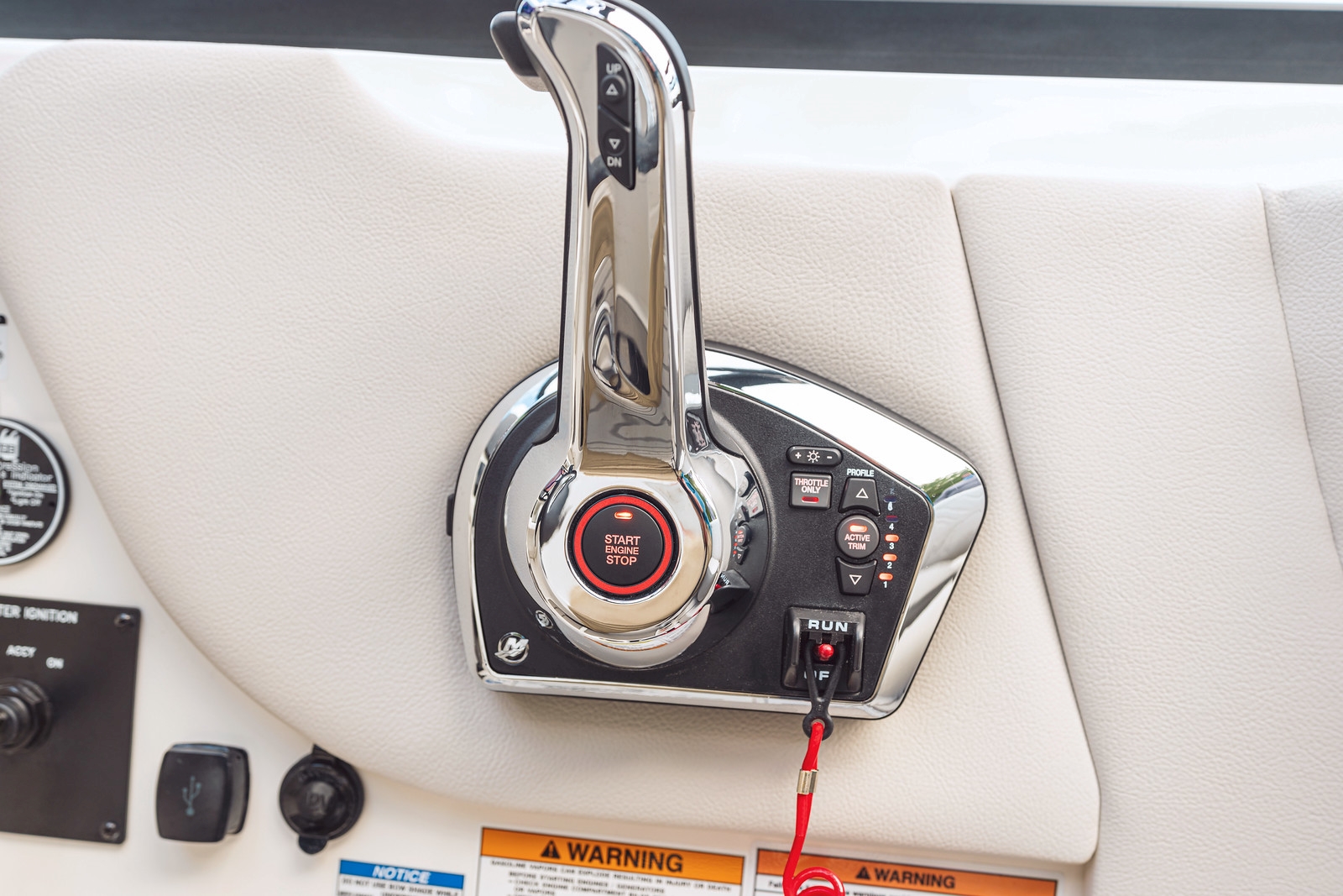 sea-ray-250-digitalschaltung-mercruiser-mercury-trim-gruehn-wassersportzentrum